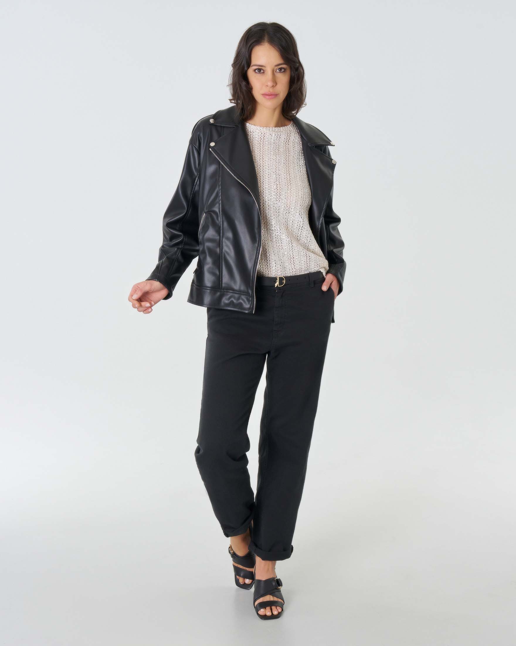 Giacca biker nera over in similpelle con scollo a rever e chiusura a cerniera laterale image