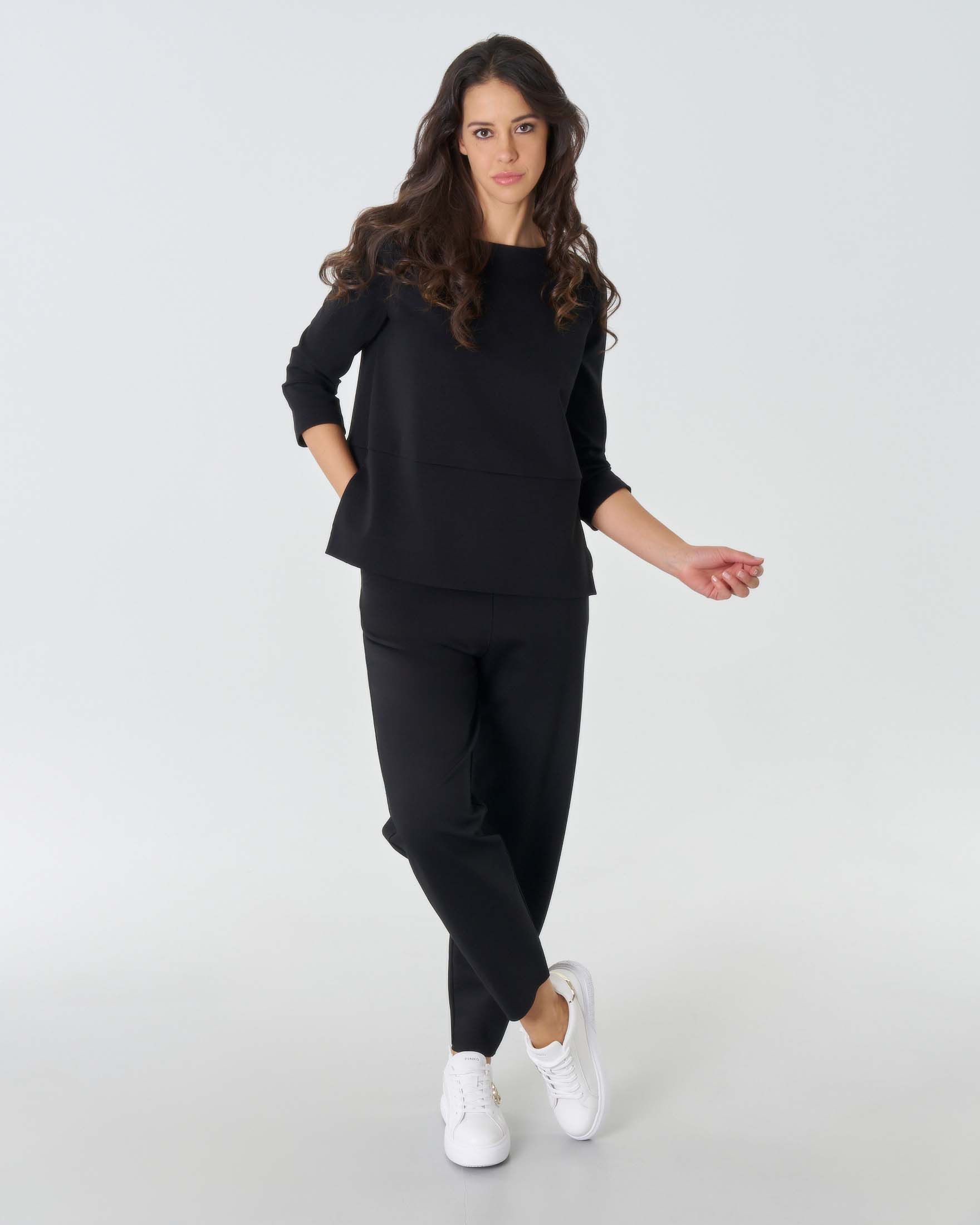 Pantaloni baloon neri in misto viscosa lavorata a punto Milano con elastico in vita