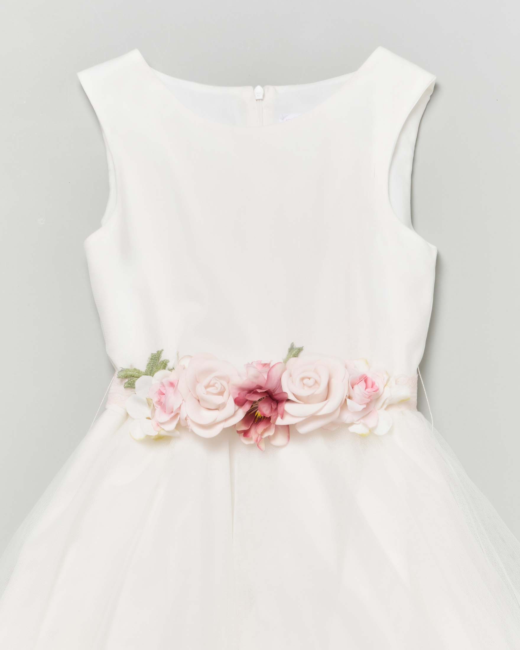 Abito Mimilù bianco senza maniche con gonna in tulle e fascia rosa ricamata con fiori  image
