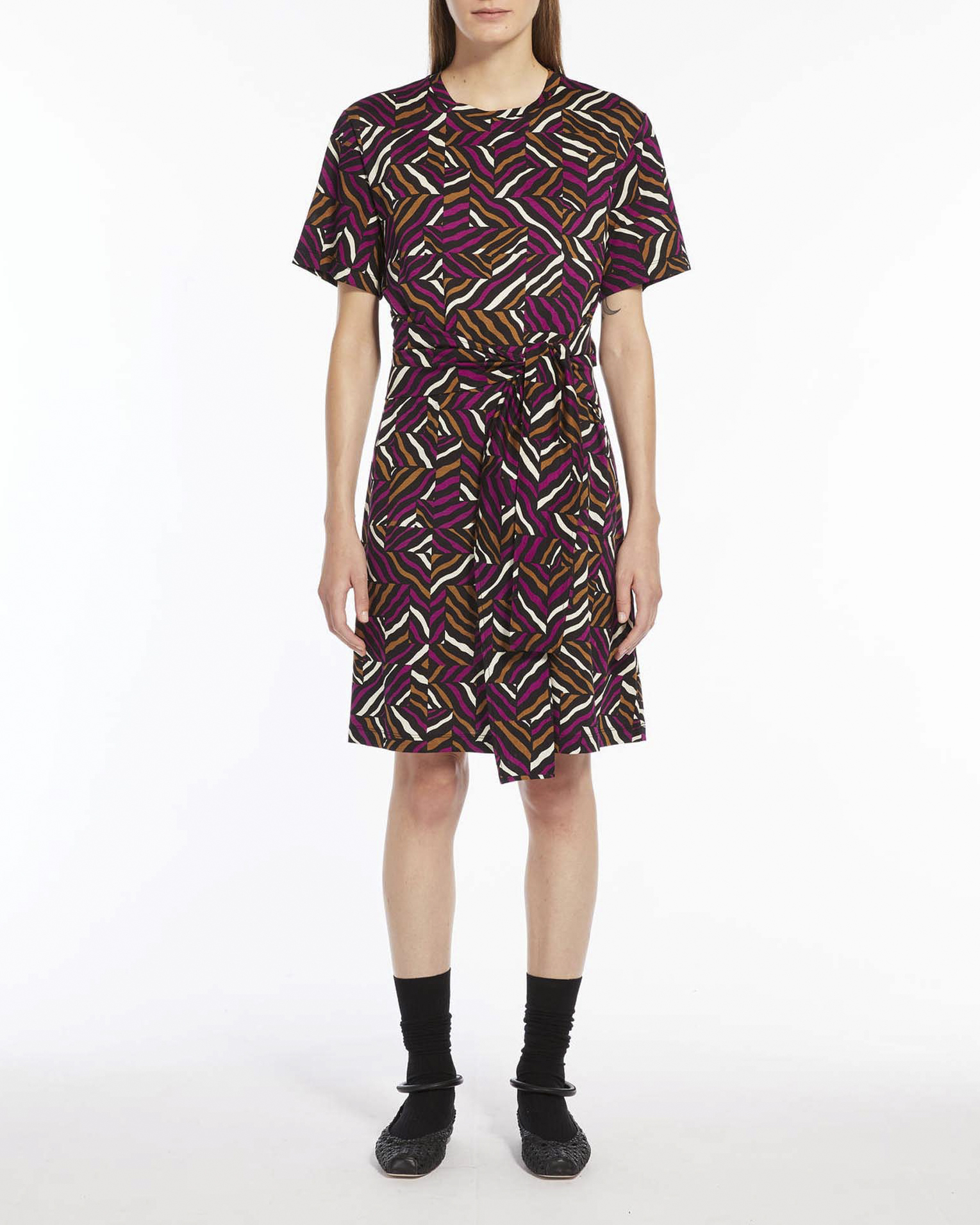 Abito gonna pantalone corto in cotone a motivo ispirazione masai viola,biano e cuoio con maniche corte