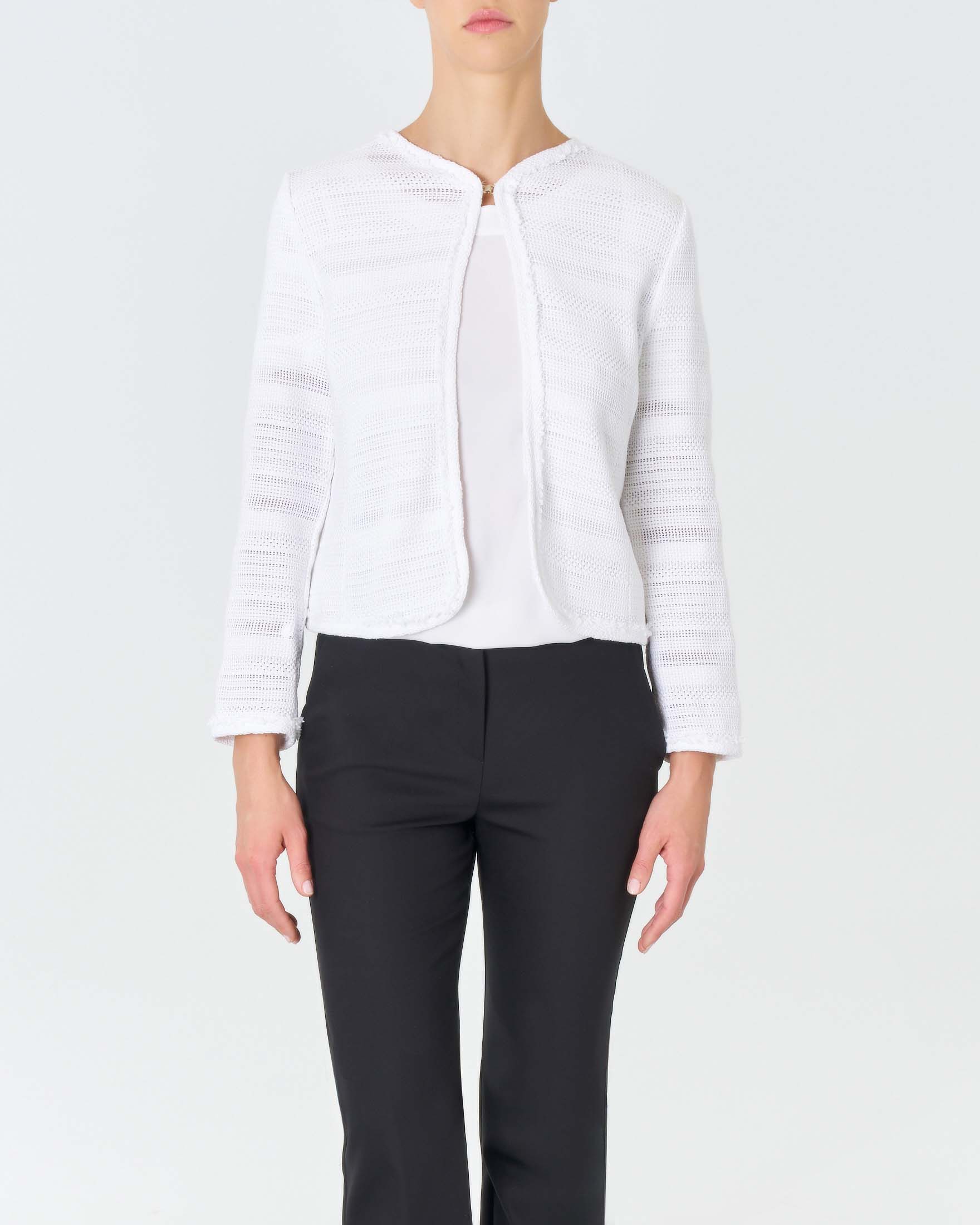 Giacca bianca in stuoia di misto cotone traforato con scollo tondo