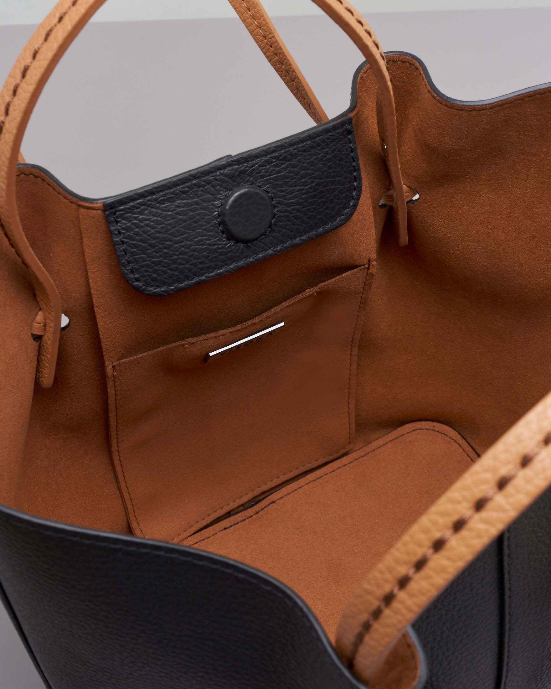 Caseroxx Borsa In Pelle Con Clip Da Cintura Per LG A100 – Custodia In Vera Pelle Con Finestra Trasparente (Nero)