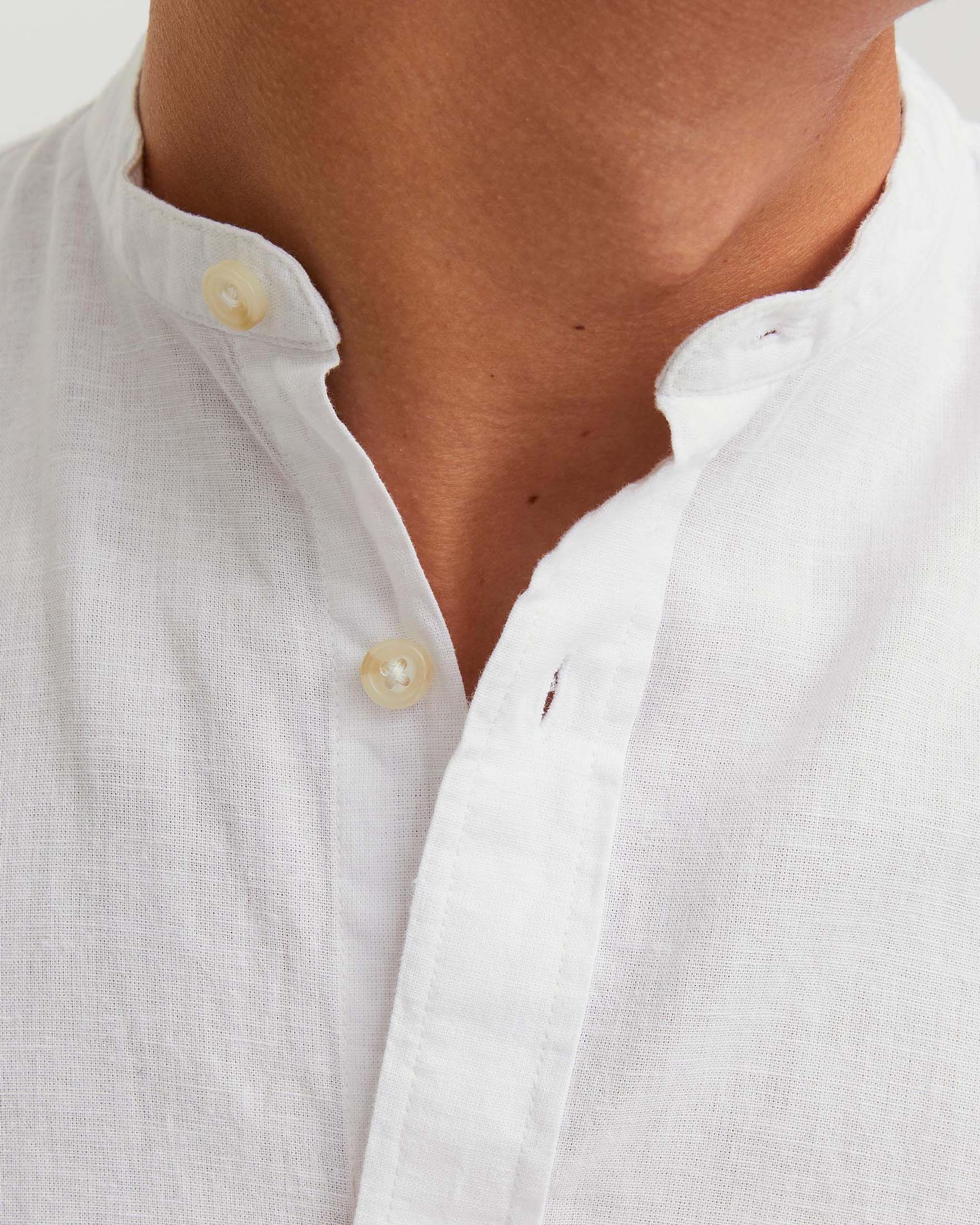 Camicia bianca in cotone e lino comfort-fit con colletto alla