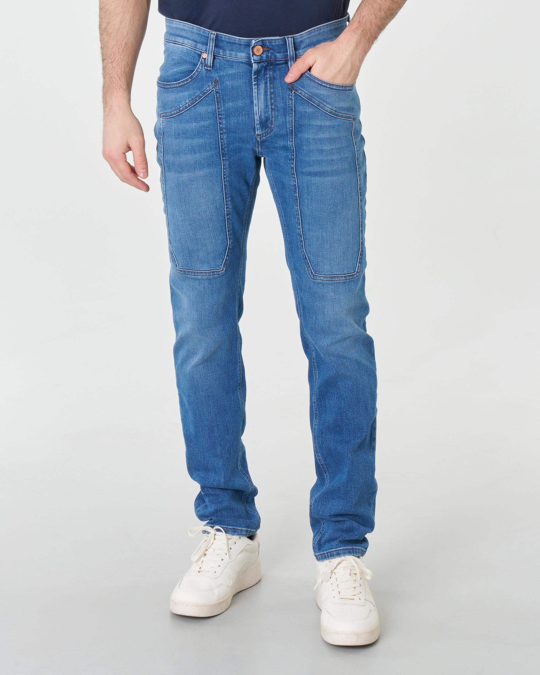 Jeans PA077 lavaggio medio stone washed con toppa