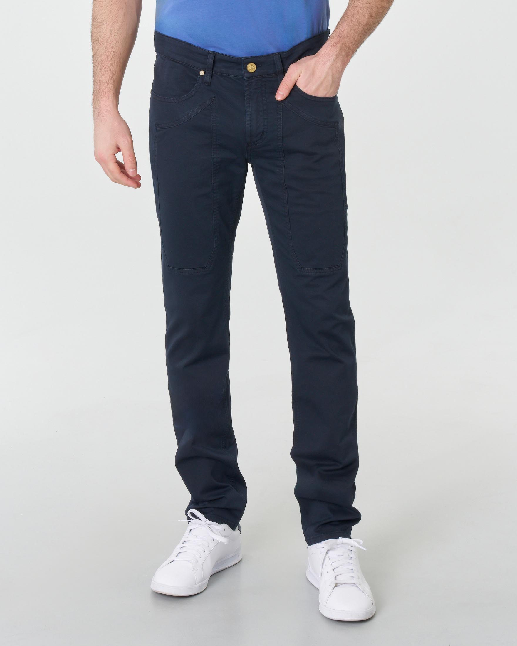 Pantalone blu cinque tasche modello PA077 in gabardina di cotone stretch con toppa