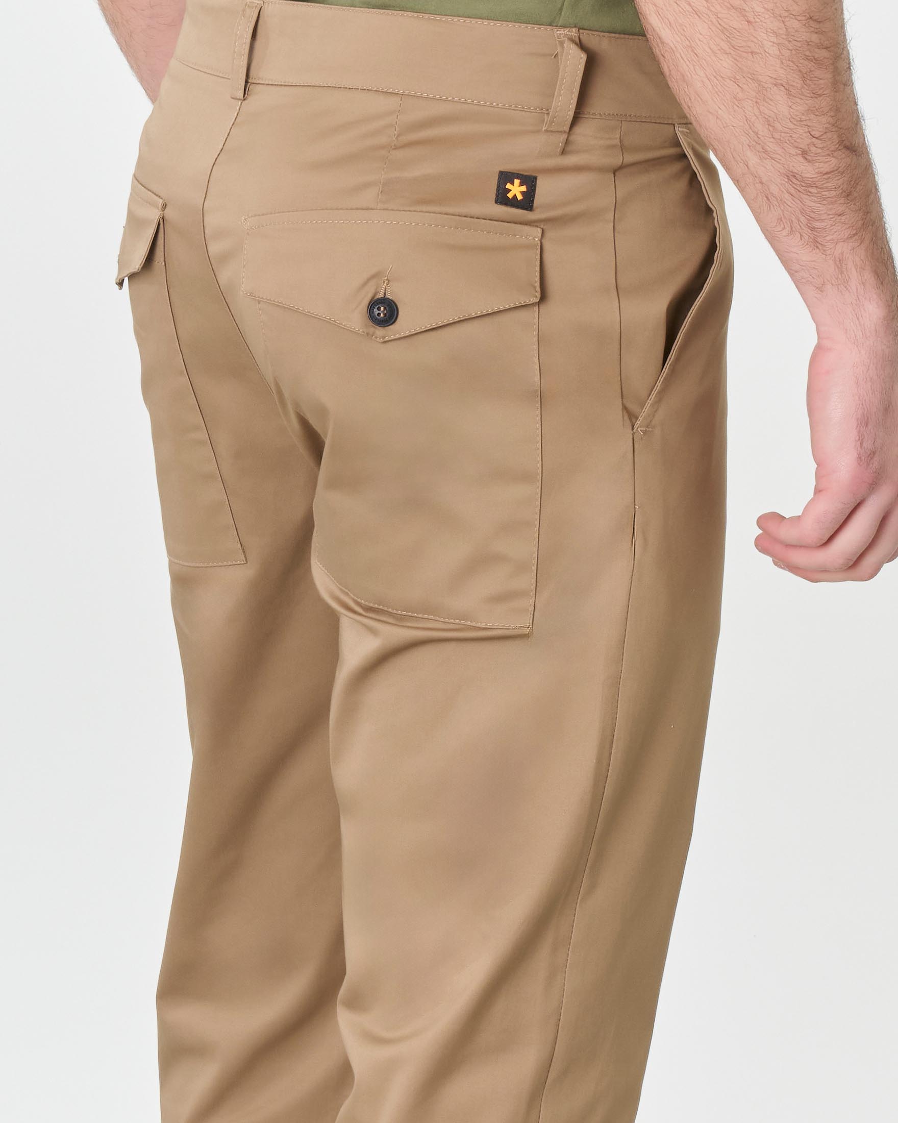 Pantalone color caramello in cotone stretch con maxi tasche sul retro image