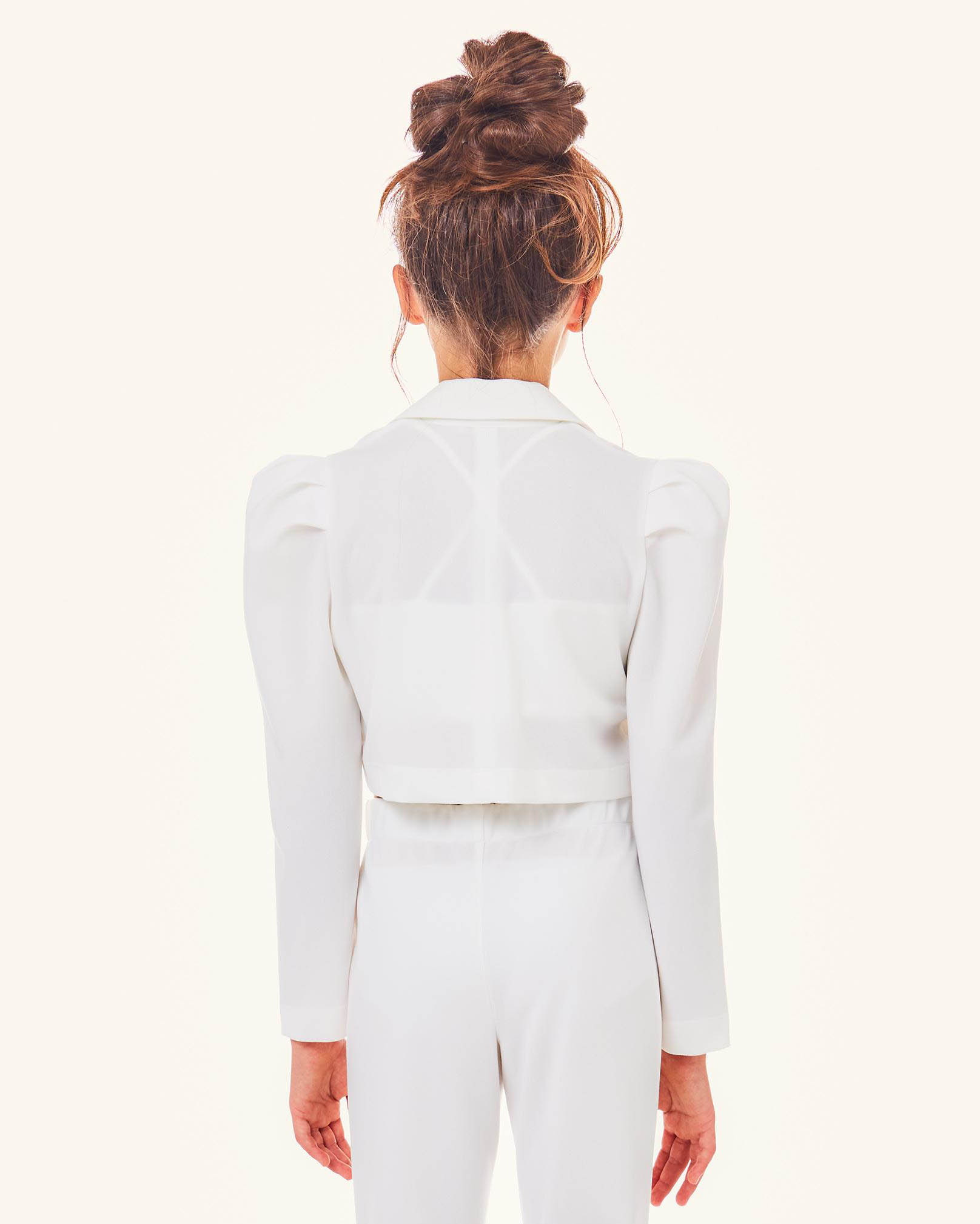 Blazer monopetto bianco cropped in crêpe con maniche a palloncino  image