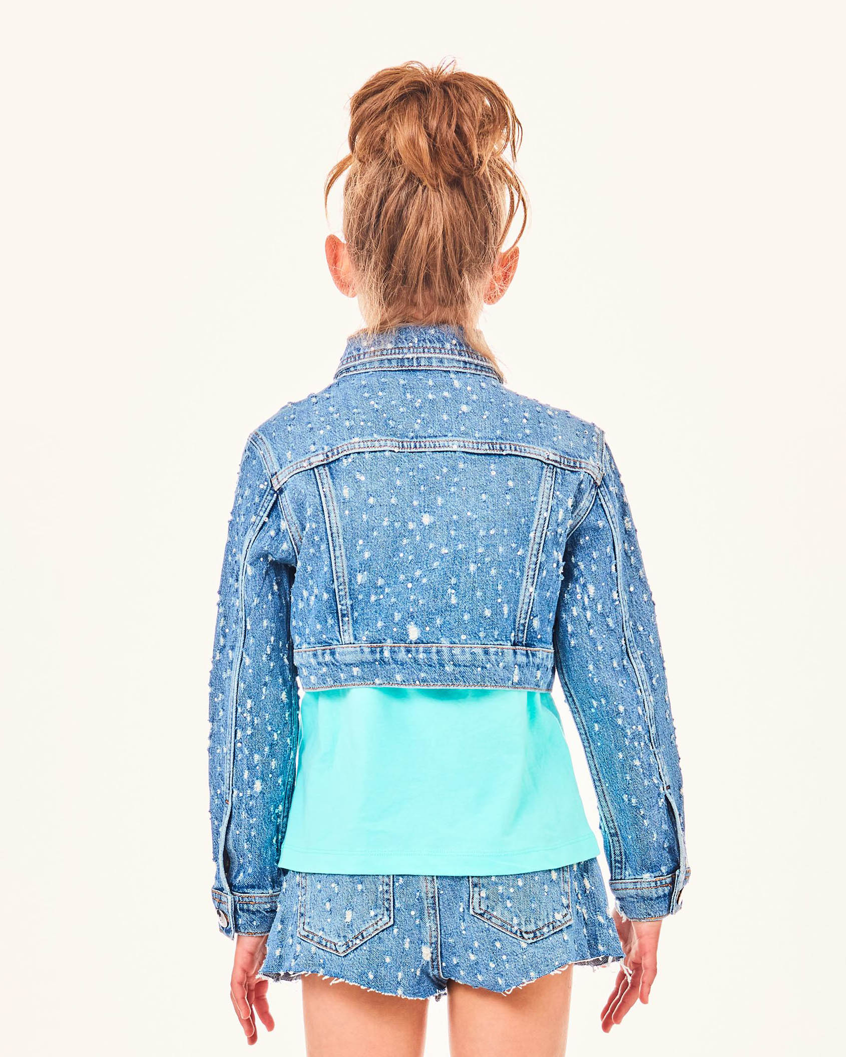 Giubbino cropped in denim a lavaggio medio in cotone con strass e rotture  image