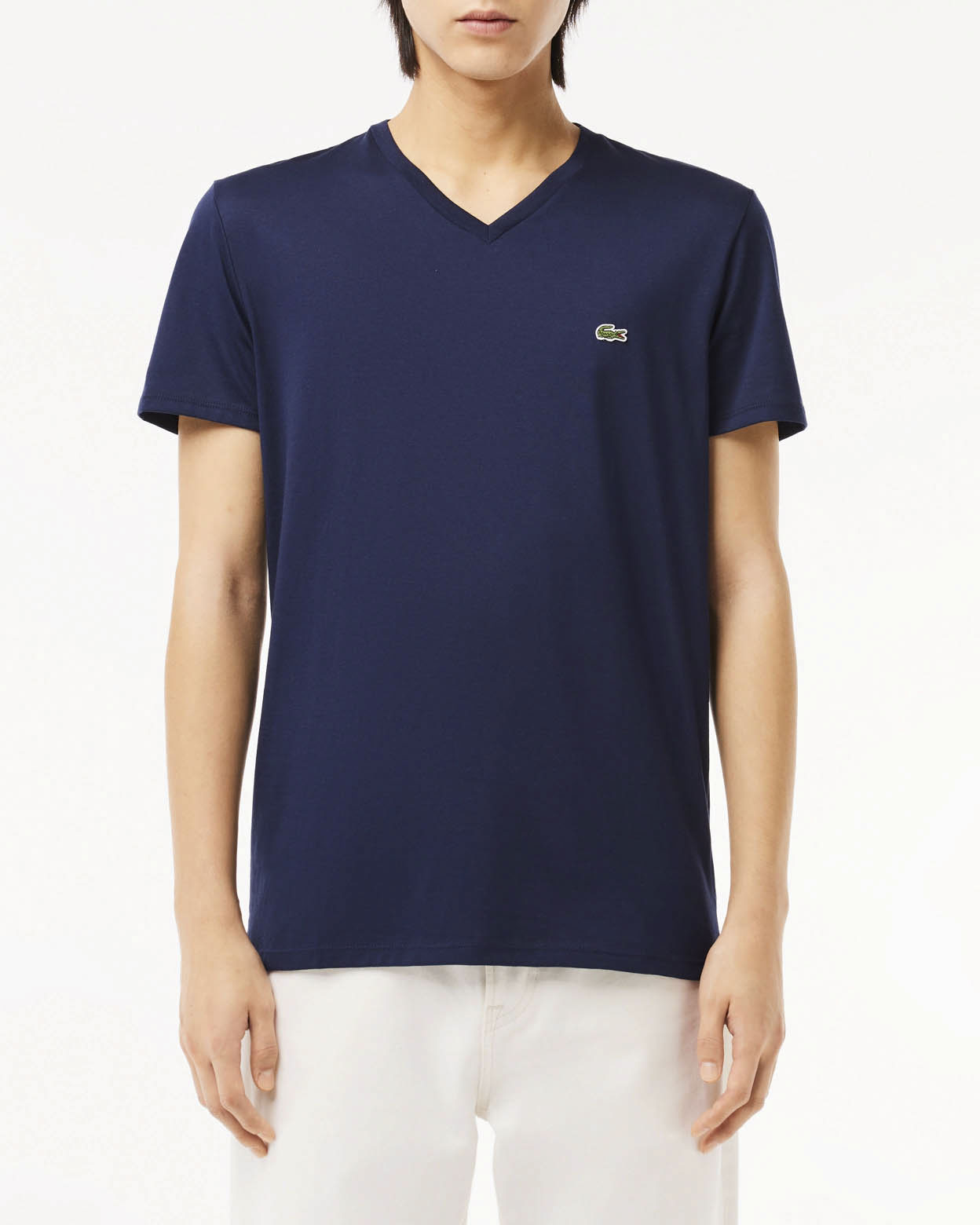 Lacoste — T-shirt Lacoste blu in pima cotton con scollo a V e logo coccodrillo verde