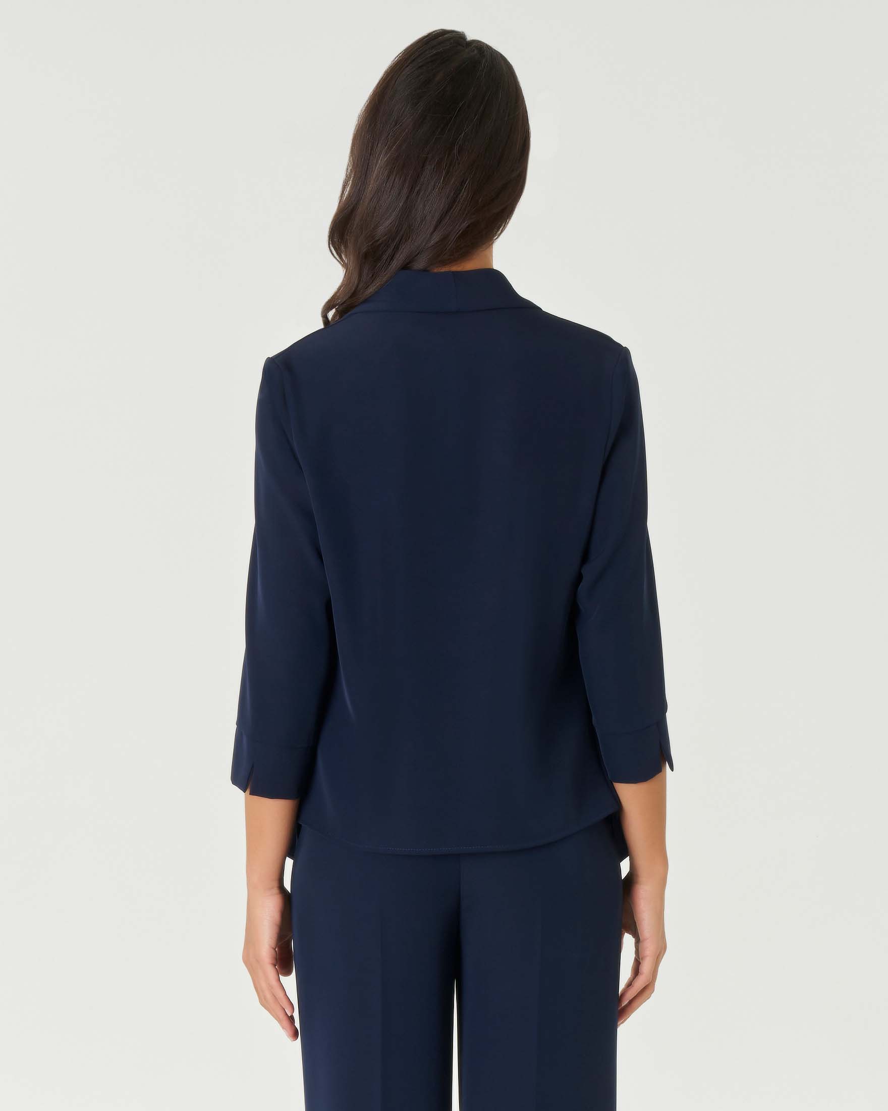 Blazer blu in crêpe con scollo sciallato e maniche tre quarti Hlo!