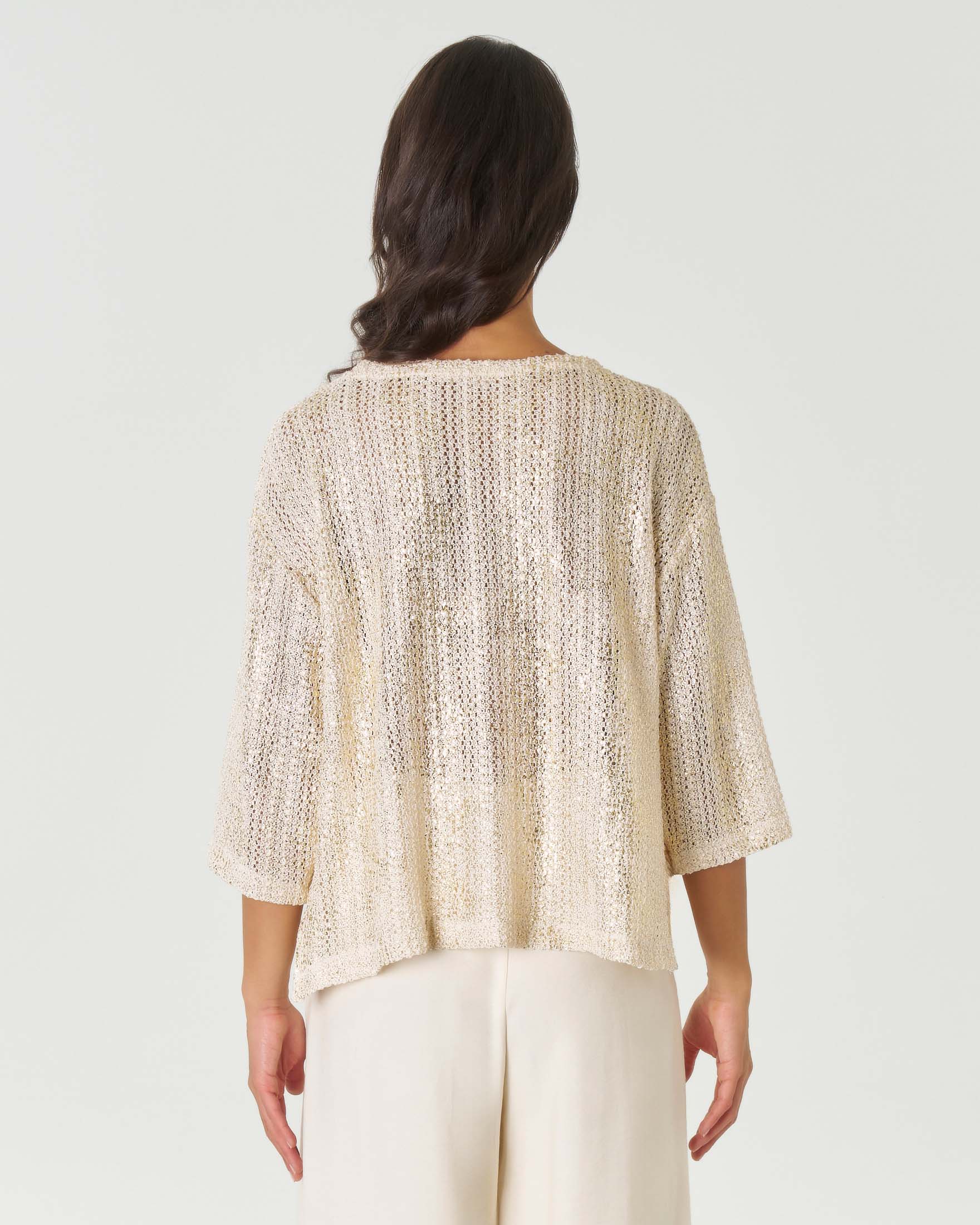 Maglia over in misto cotone traforato color oro effetto metallizzato con maniche tre quarti