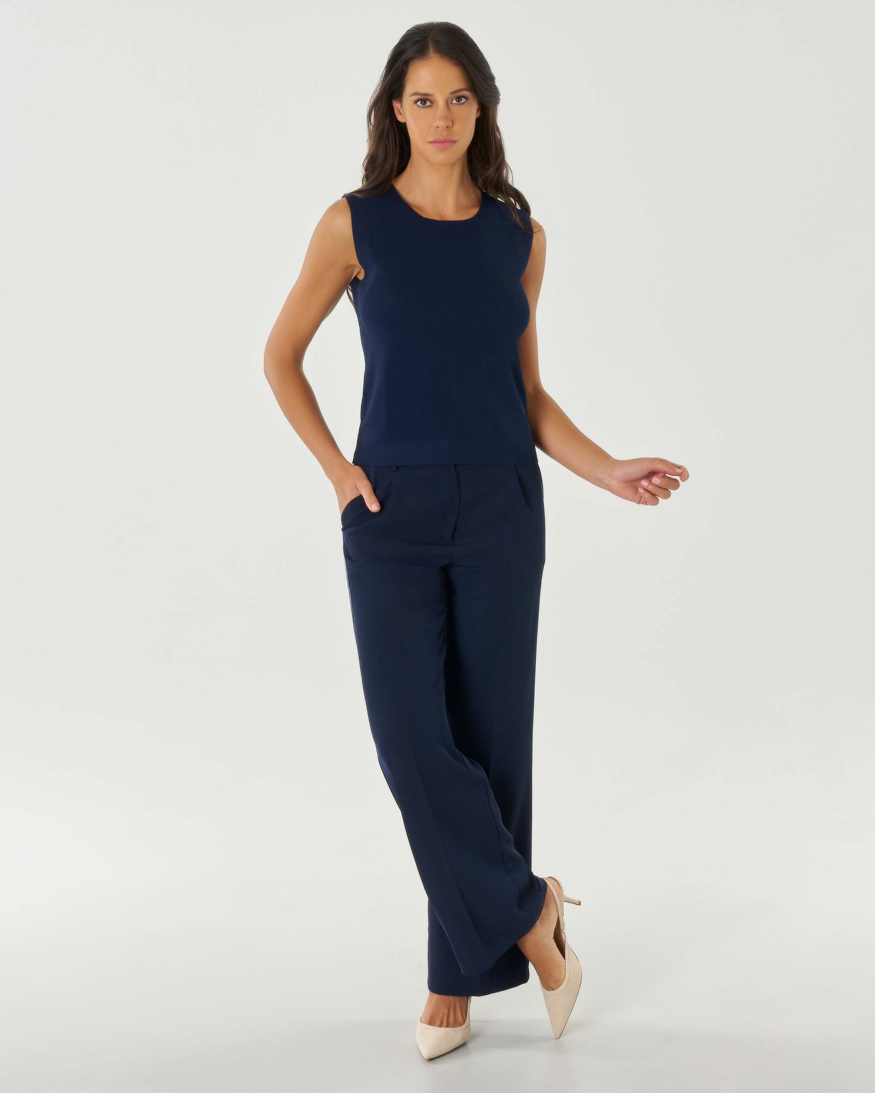 Maglia blu senza maniche in misto viscosa con scollo tondo