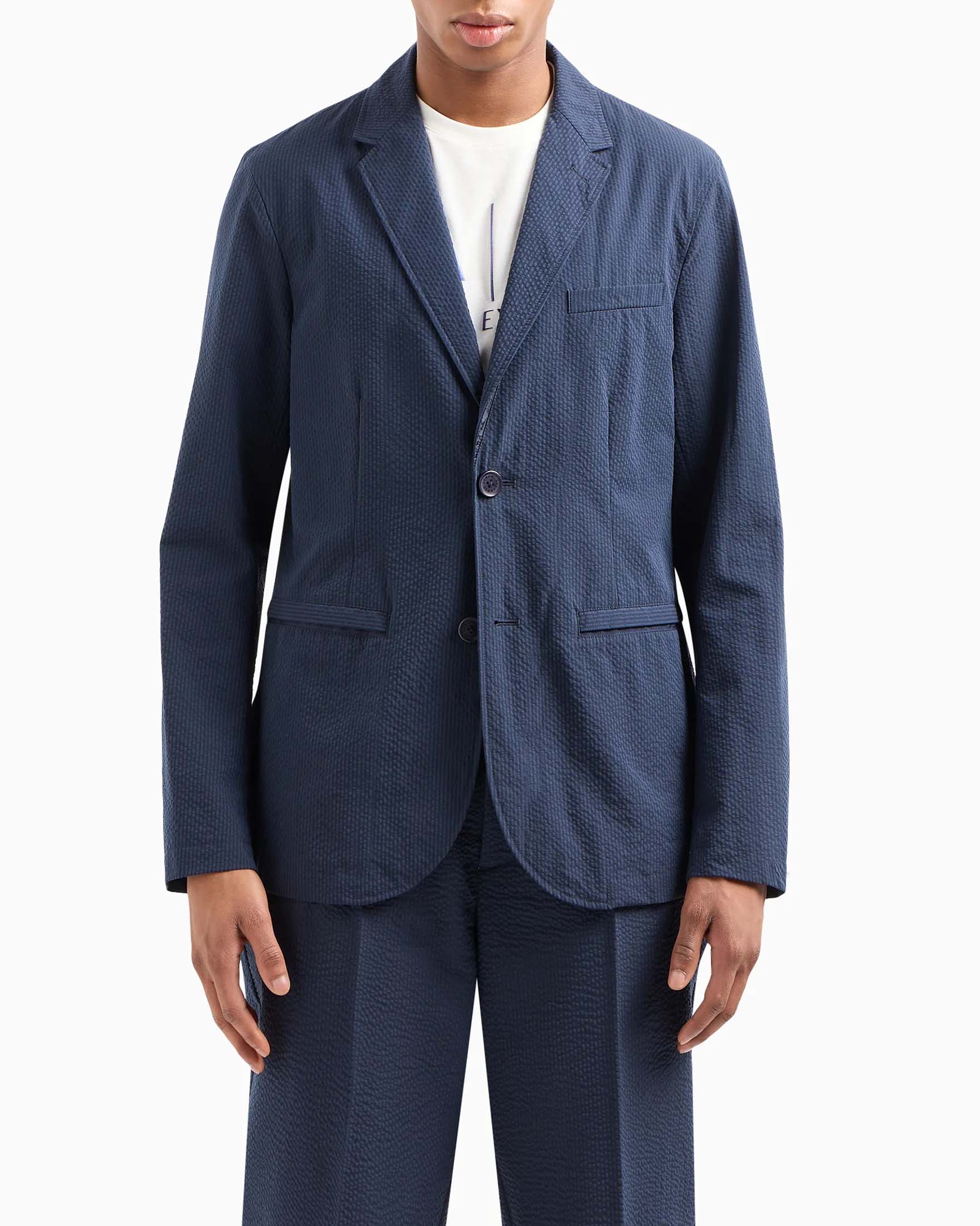 Blazer blu in seersucker con rever classico e chiusura monopetto