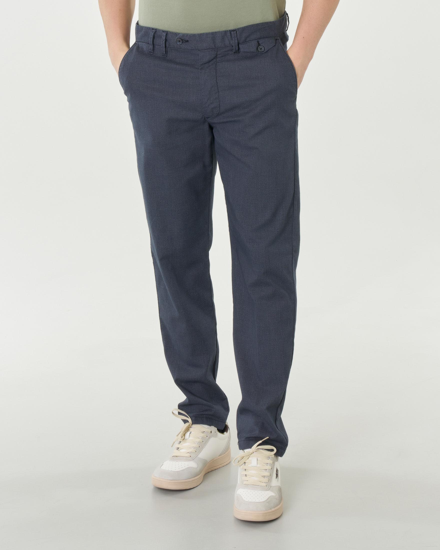 Pantalone chino blu in tessuto diagonale di cotone stretch