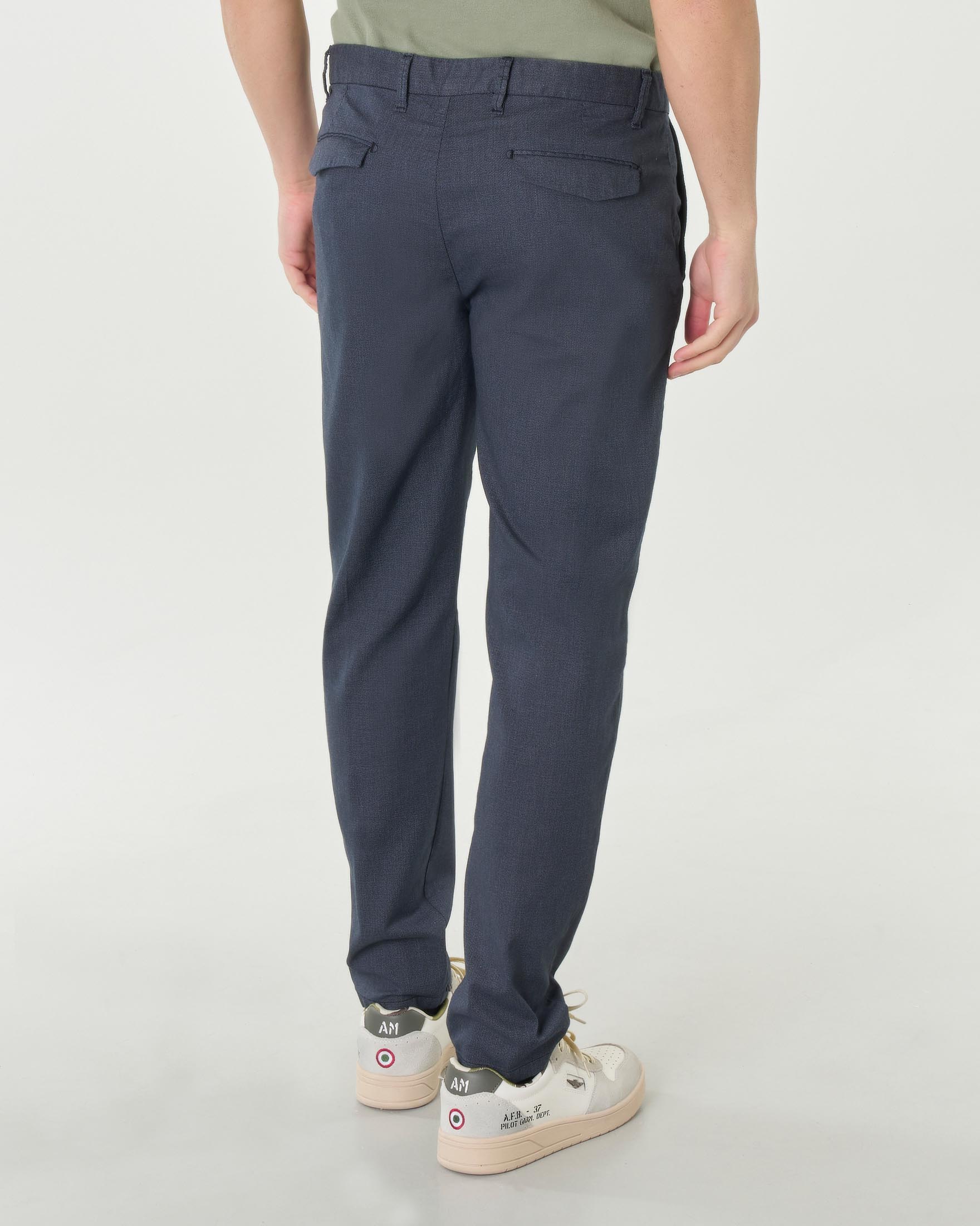 Pantalone chino blu in tessuto diagonale di cotone stretch