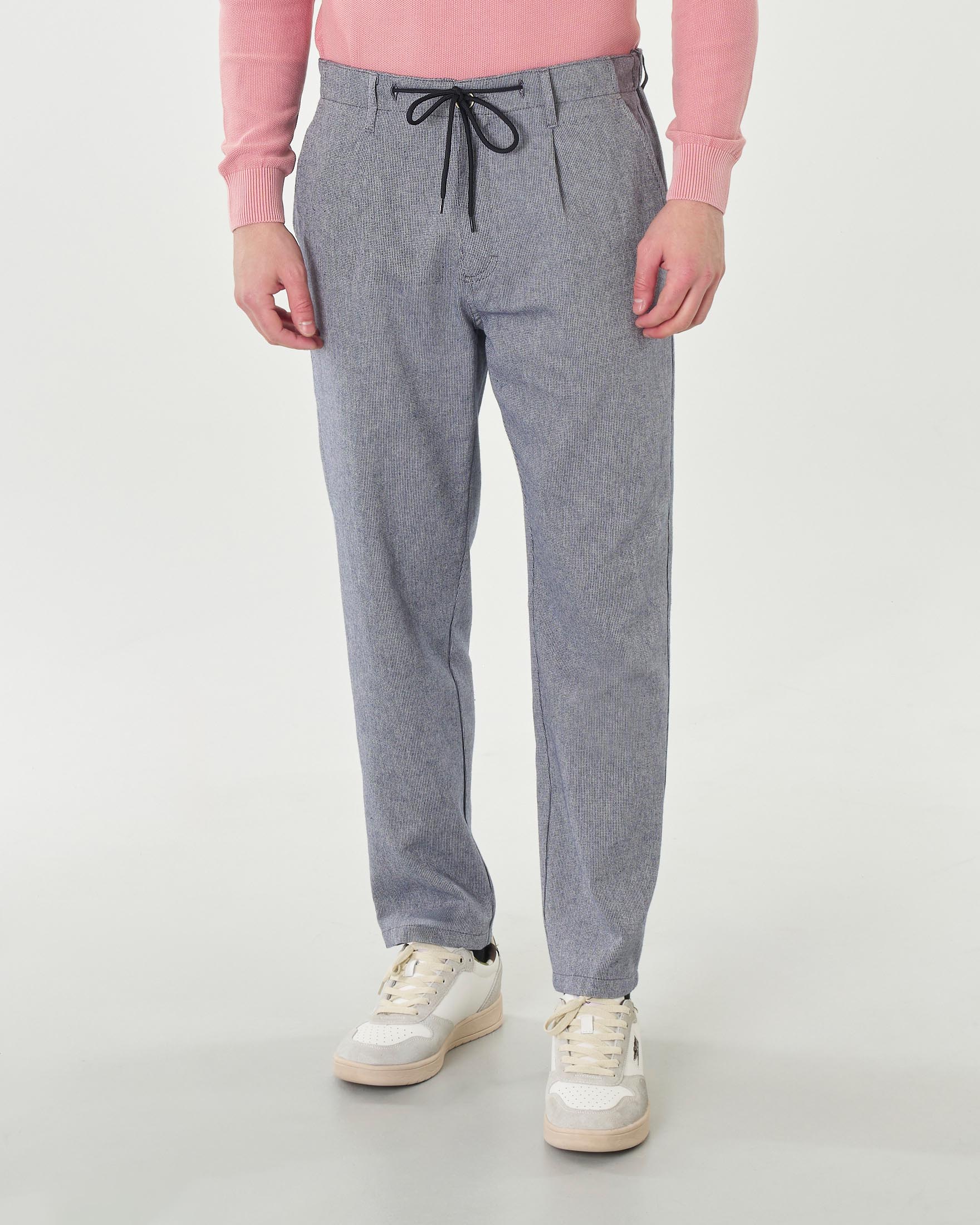 Pantalaccio micro quadretto blu in misto lino con una pinces