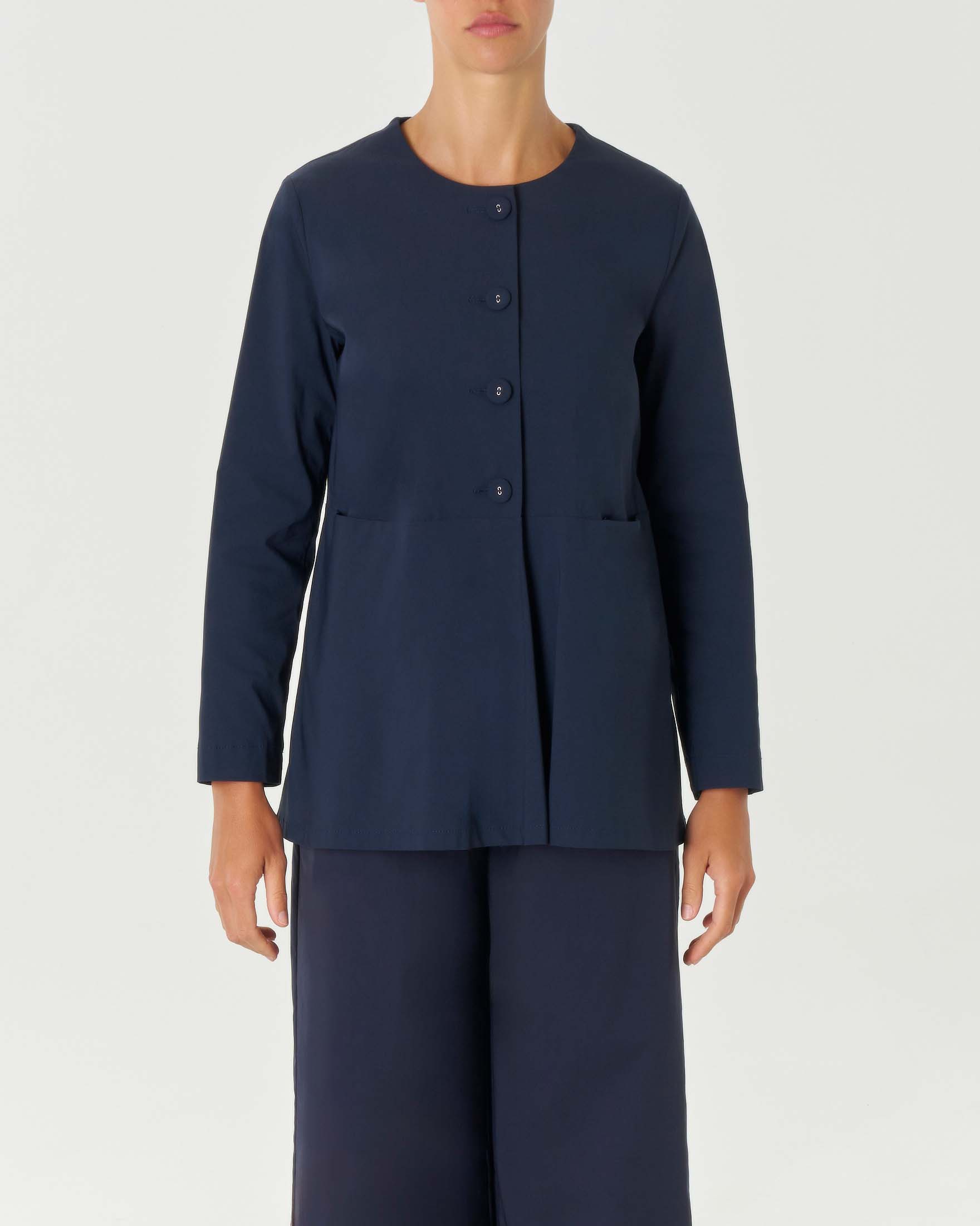 Giacca blu in bengalina di viscosa stretch con scollo tondo e linea svasata