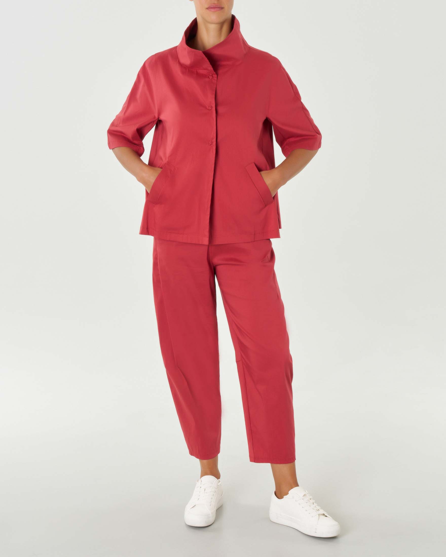 Giacchina rosso effetto slavato in misto cotone stretch con maniche tre quarti e collo in piedi image