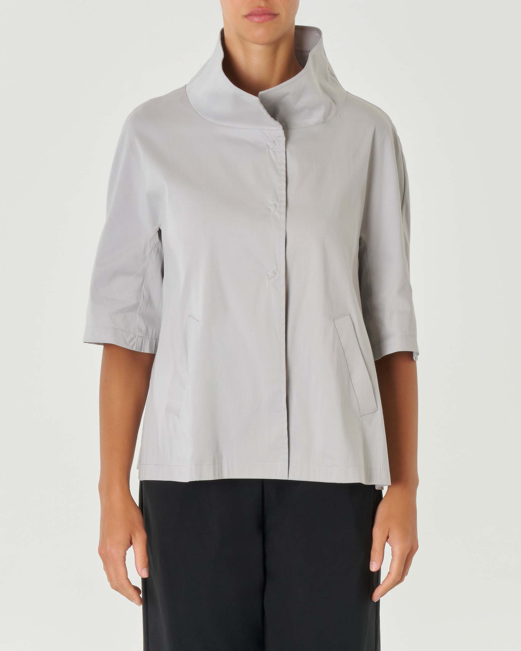 Giacchina grigio perla effetto in misto cotone stretch con maniche tre quarti e collo in piedi