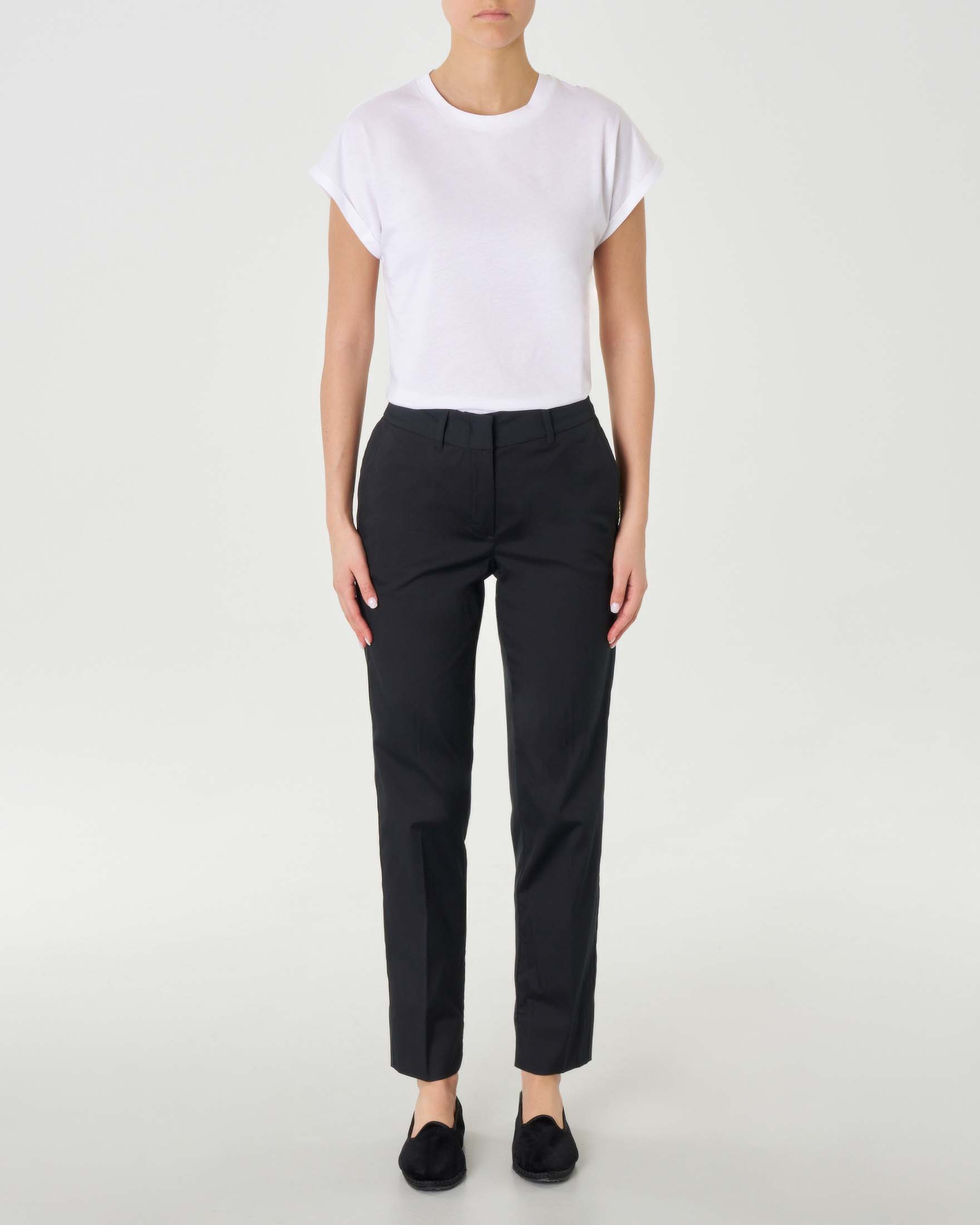 Pantaloni chino neri a gamba dritta in popeline di cotone stretch con piega stirata