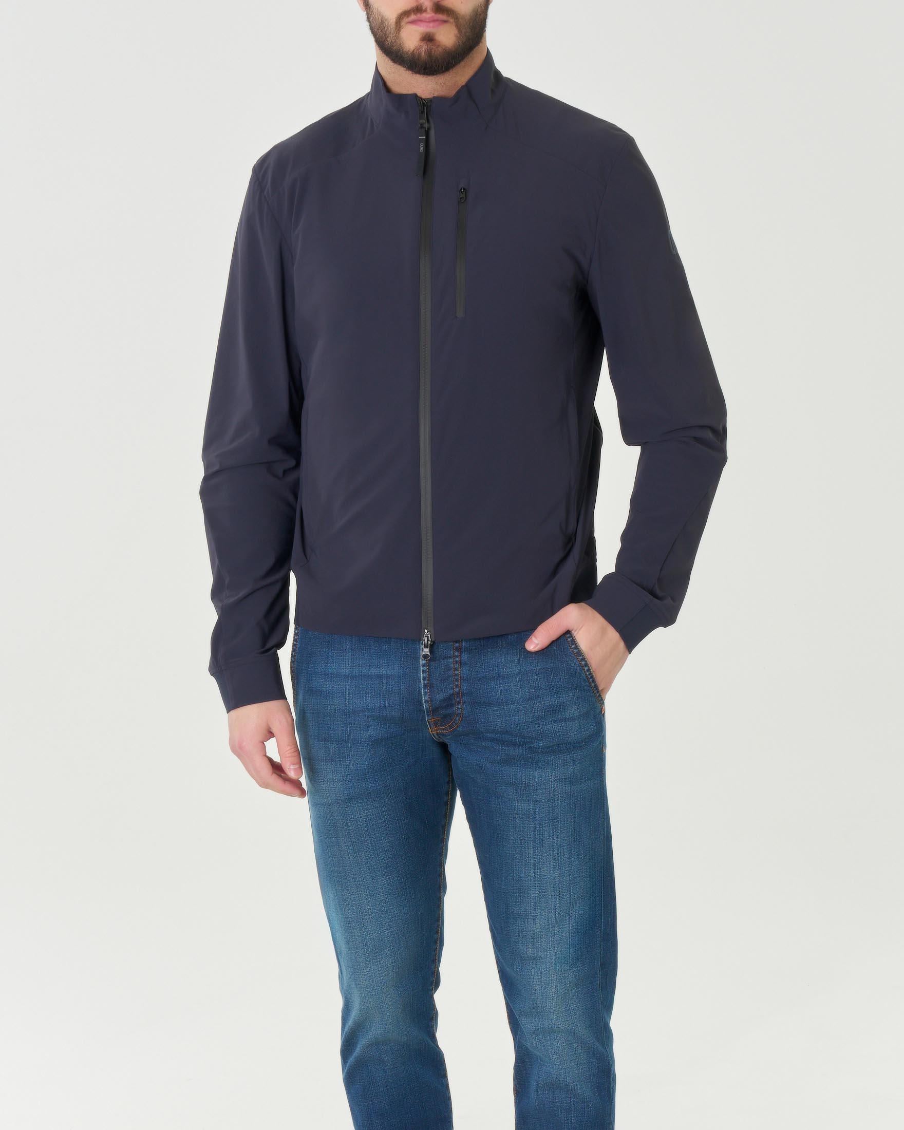 Giubbino blu in leggero tessuto tecnico elasticizzato impermeabile