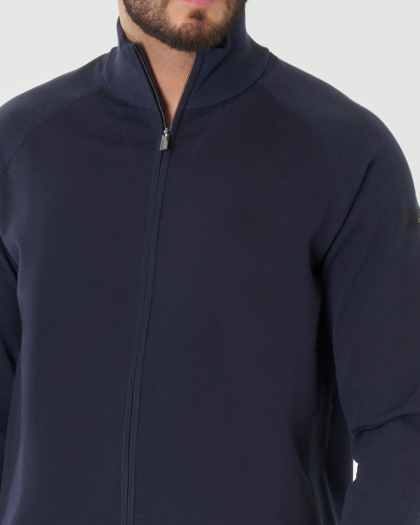 Maglia blu in cotone con chiusura zip e maniche raglan image