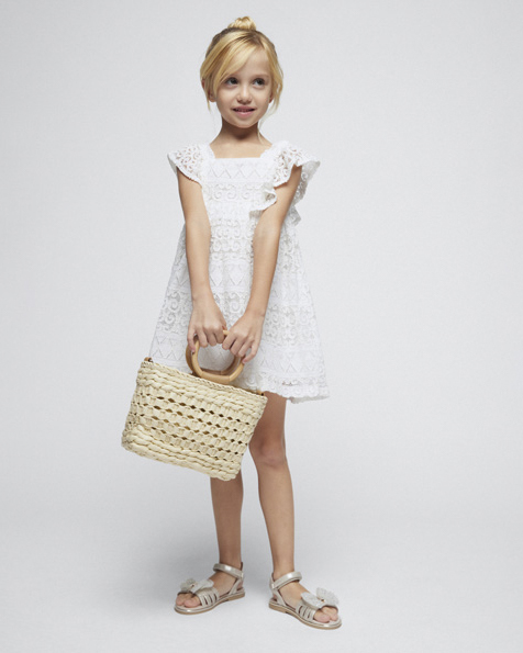 Abito mini bianco in pizzo con spalline e volants 