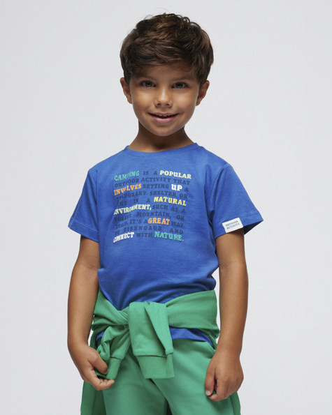 Set doppia t-shirt bianca ed indaco in cotone a maniche corte con stampe a fantasia camping 3-7 anni image