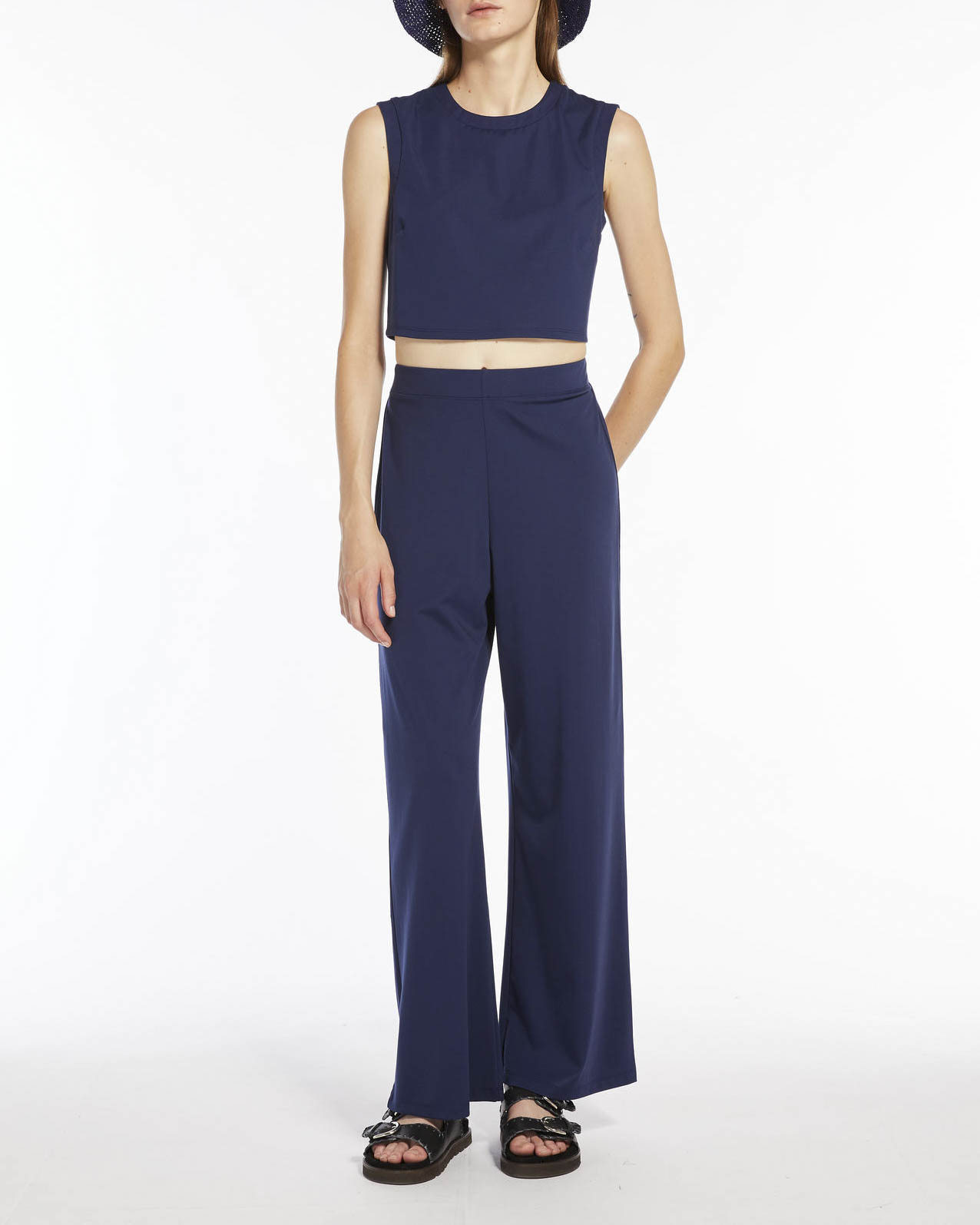 T-shirt blu cropped in misto lyocell senza maniche image