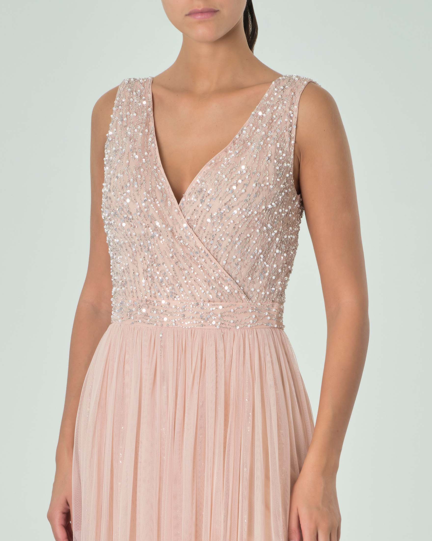 Abito lungo rosa in tulle con corpetto smanicato ricami in perline tono su tono e paillettes