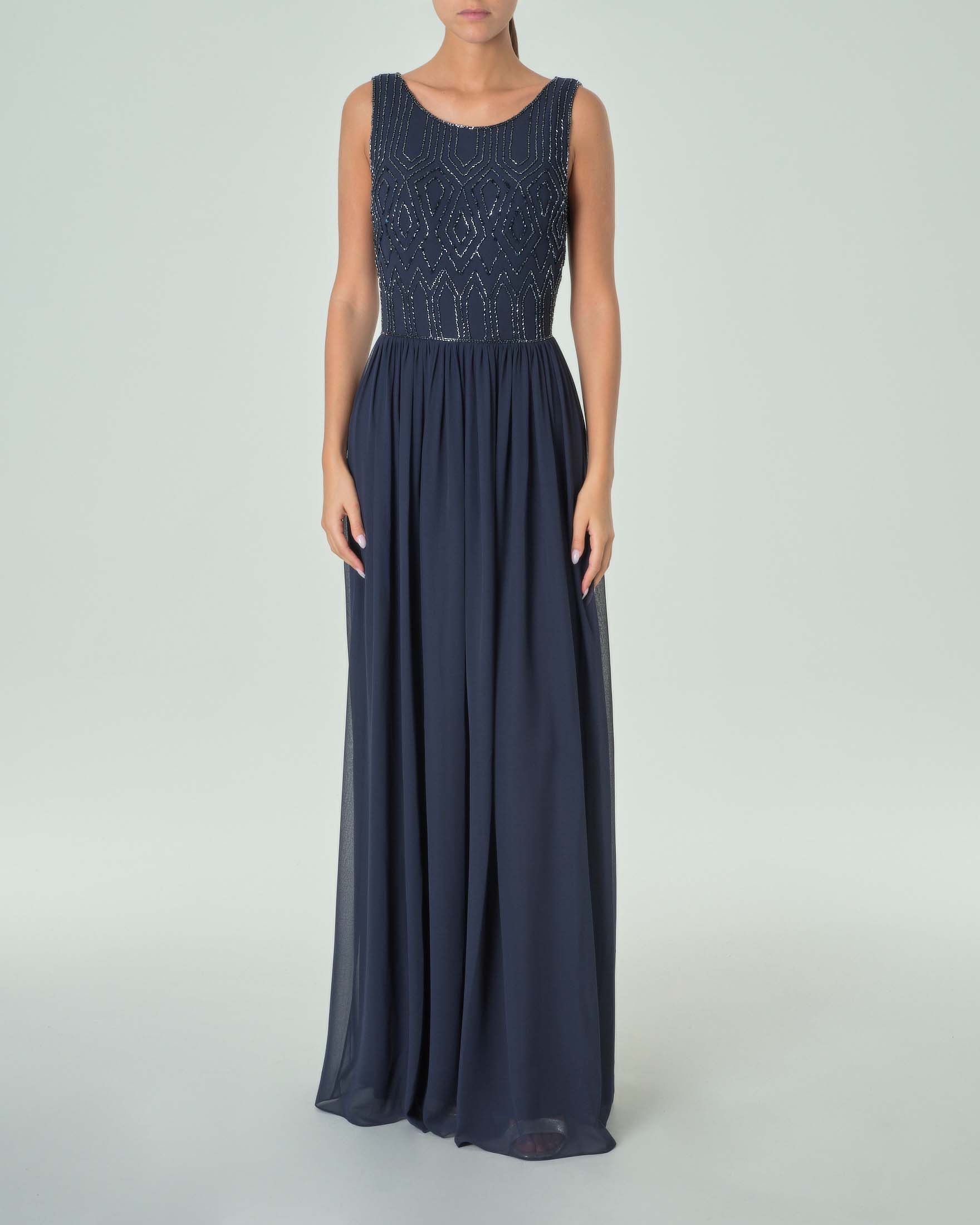 Abito lungo blu navy in creponne con corpetto smanicato ricamato in perline tono su tono