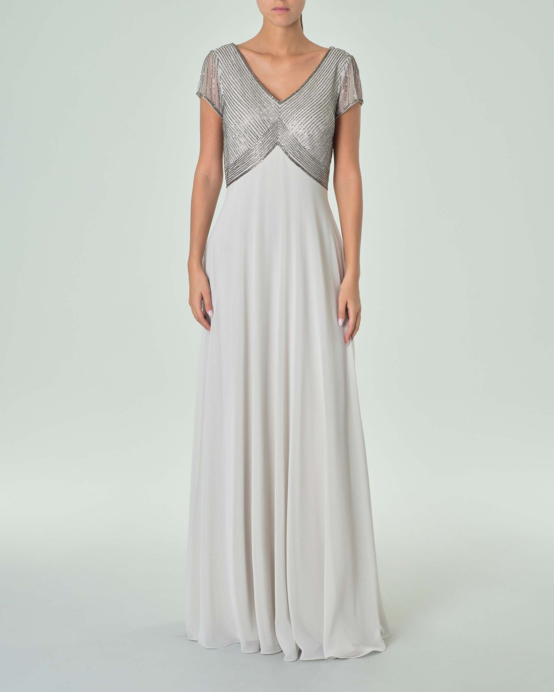 Abito lungo grigio perla stile impero in tulle con ricami in perline silver sul busto