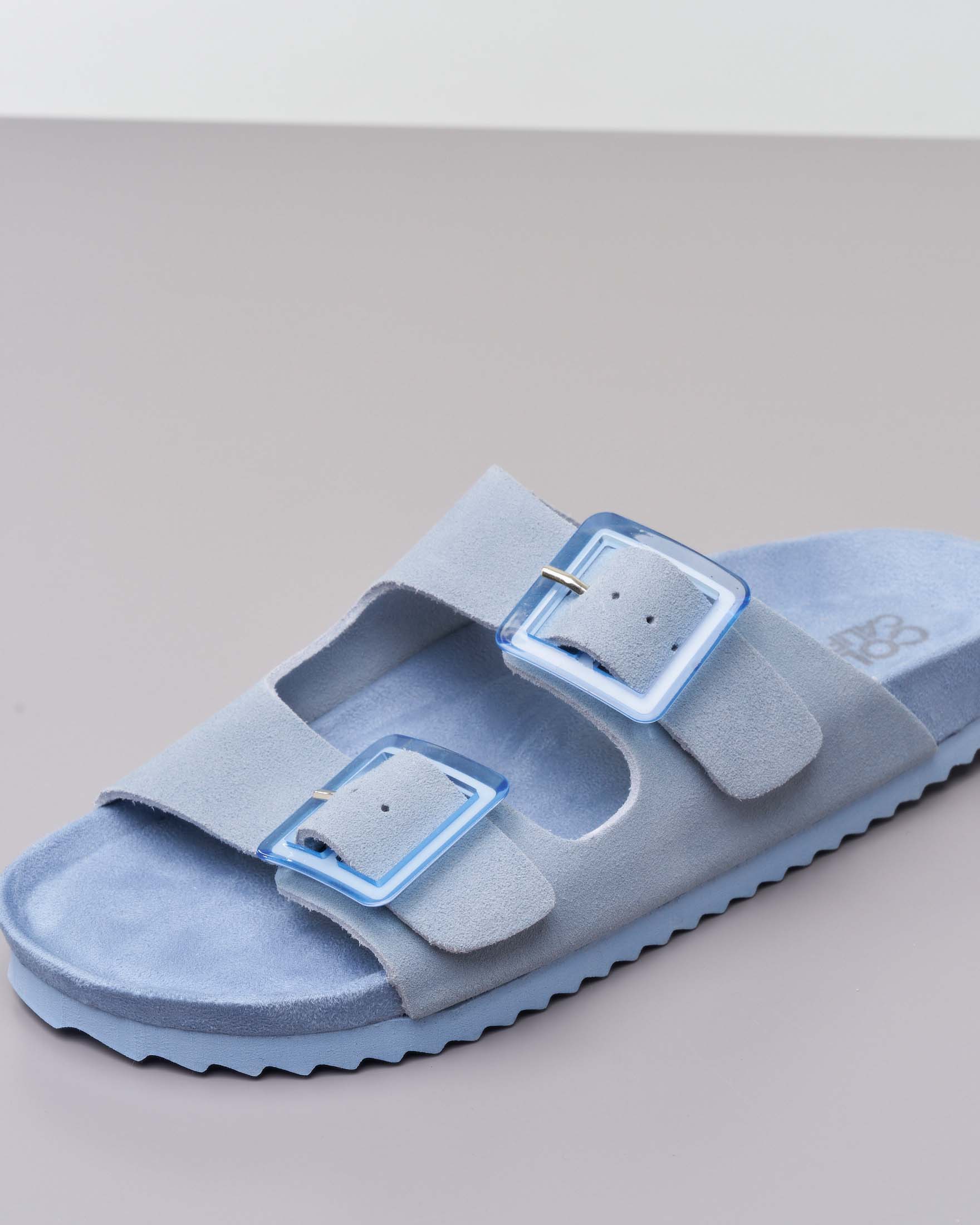 Sandali azzurri in suede con doppia fascetta e fibbie di chiusura tono su tono image