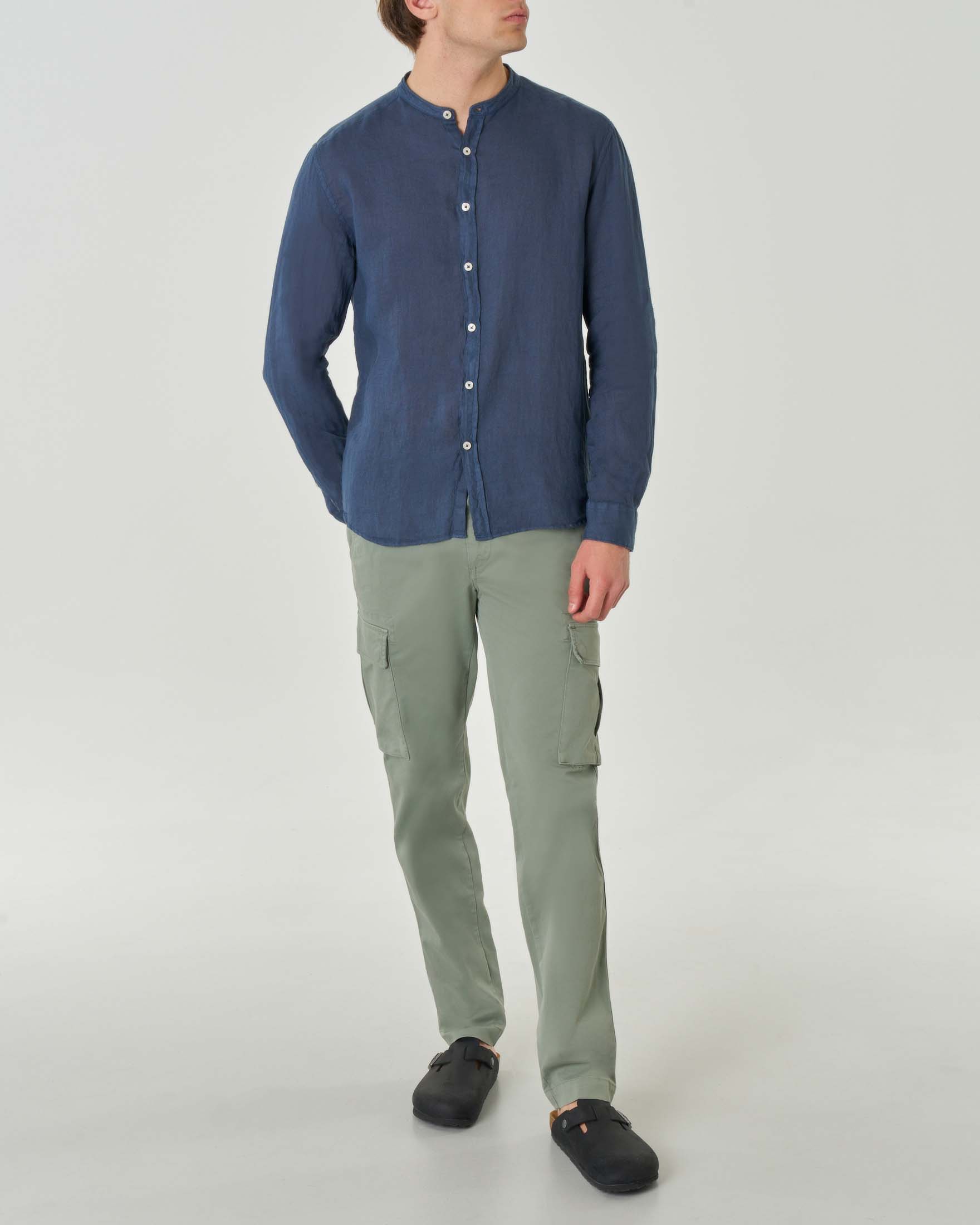 Camicia blu in puro lino con collo a coreana