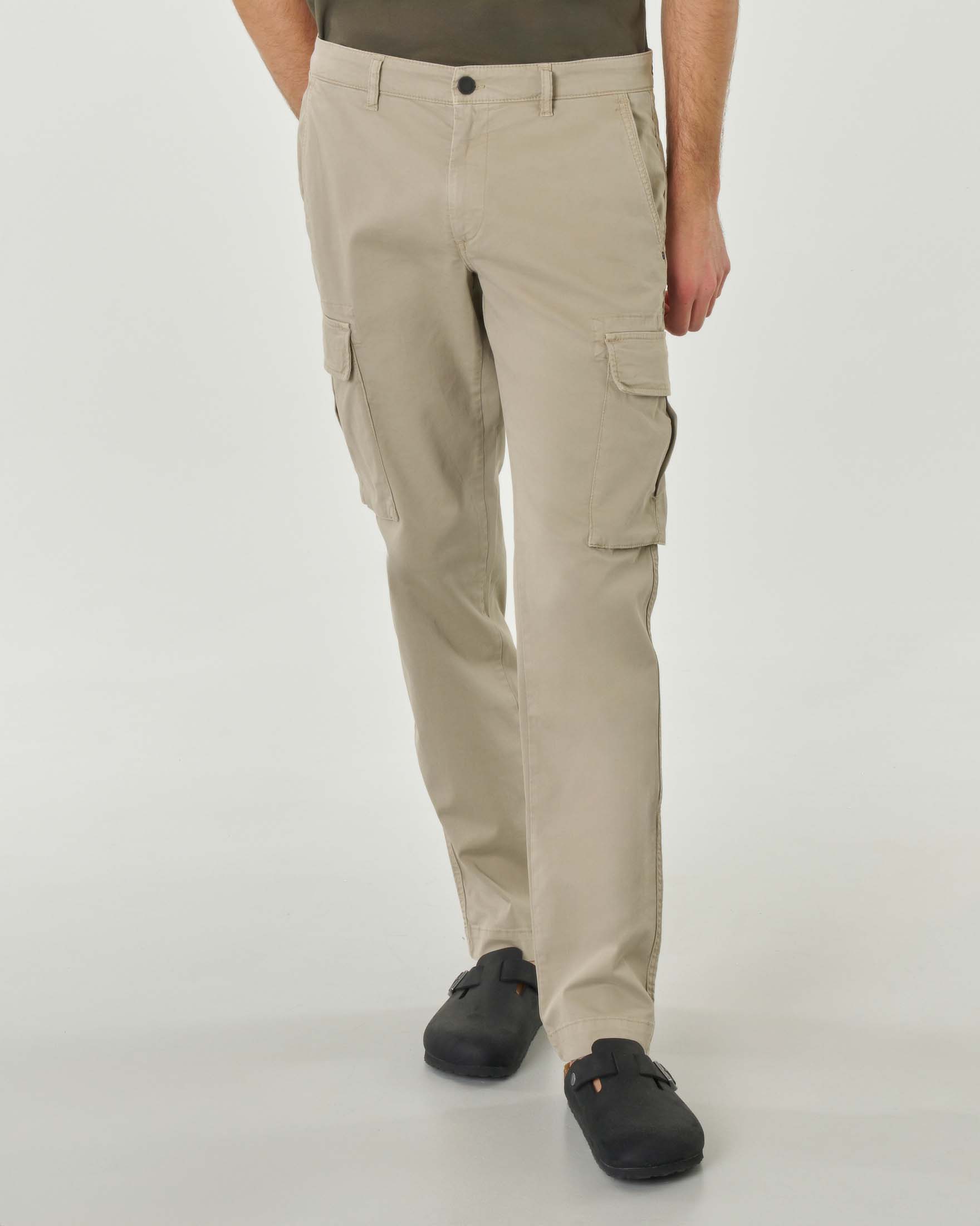 Pantalone cargo beige in gabardina di cotone stretch