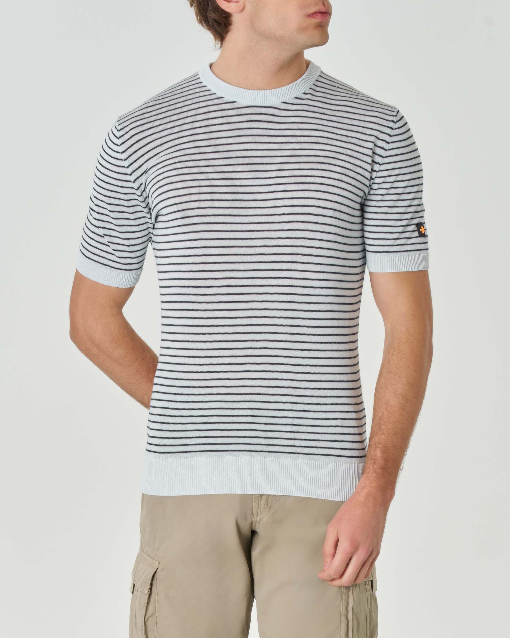 Maglia mezza manica grigia in puro cotone a righine blu