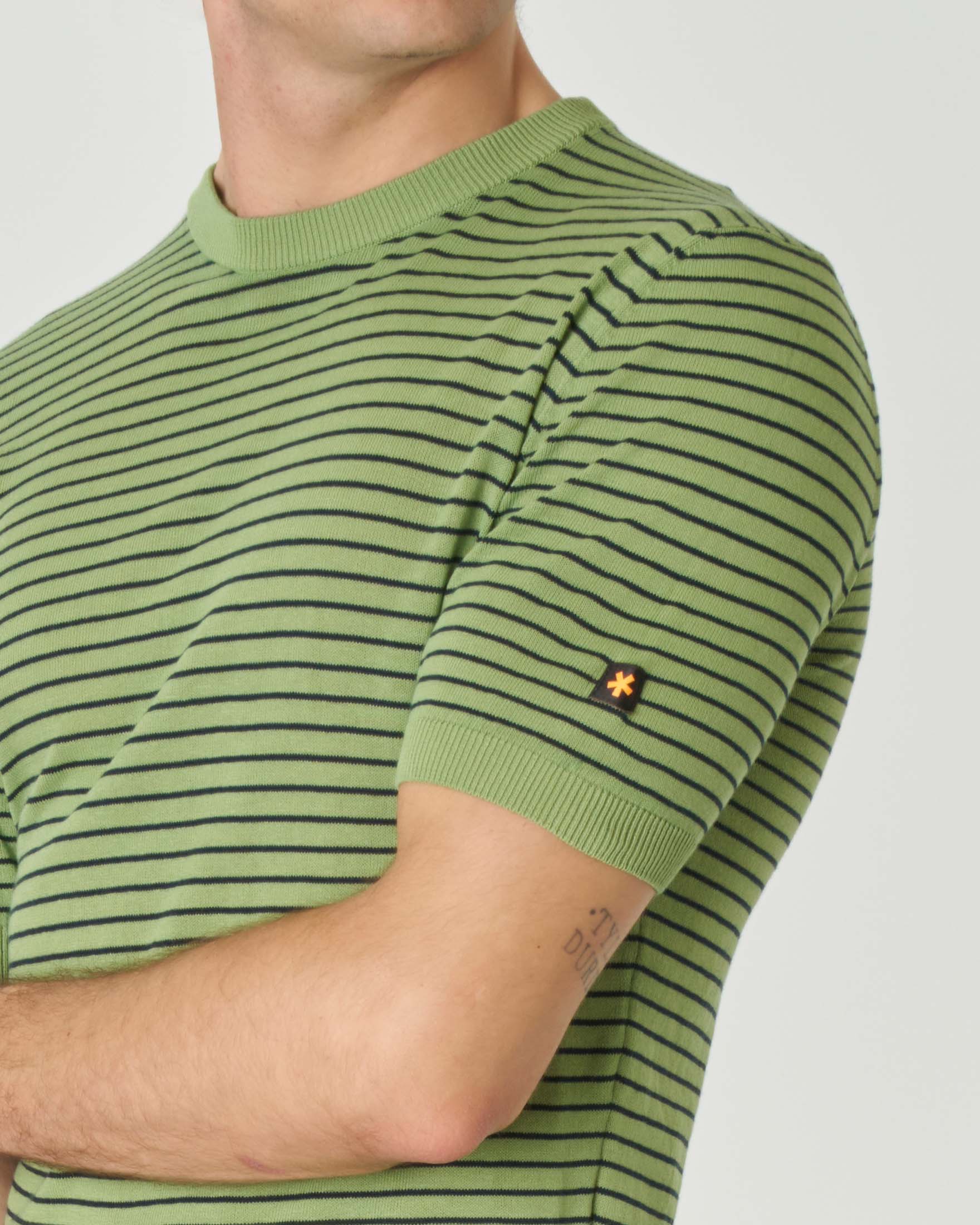 Maglia mezza manica verde in puro cotone a righine blu image