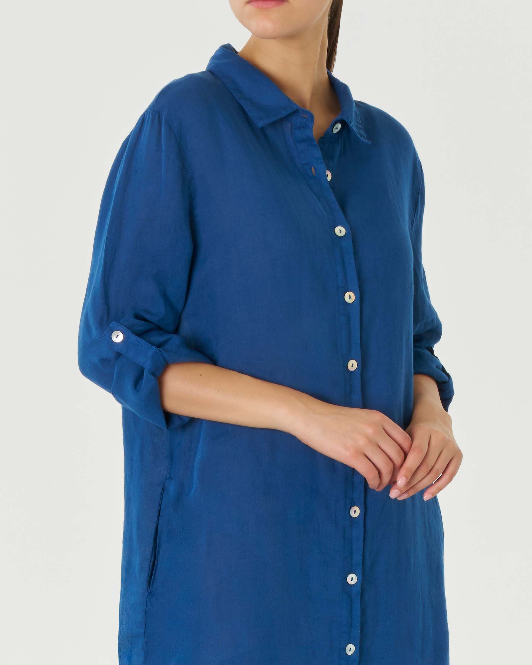 Abito chemisier corto in lino color ottanio con maniche tre quarti e faldone sulla schiena image