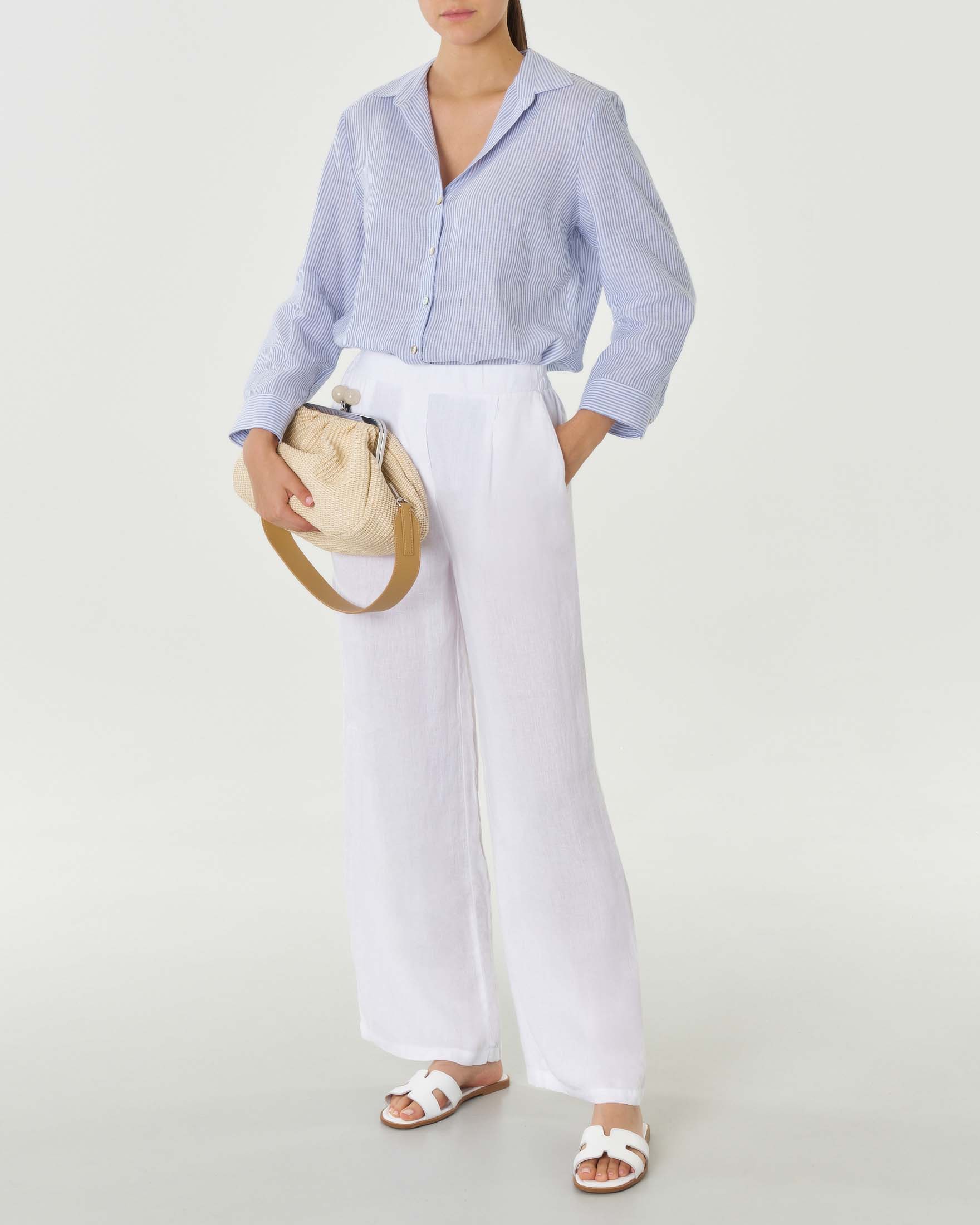 Camicia azzurra a righe in lino con maniche tre quarti e linea sfiancata image