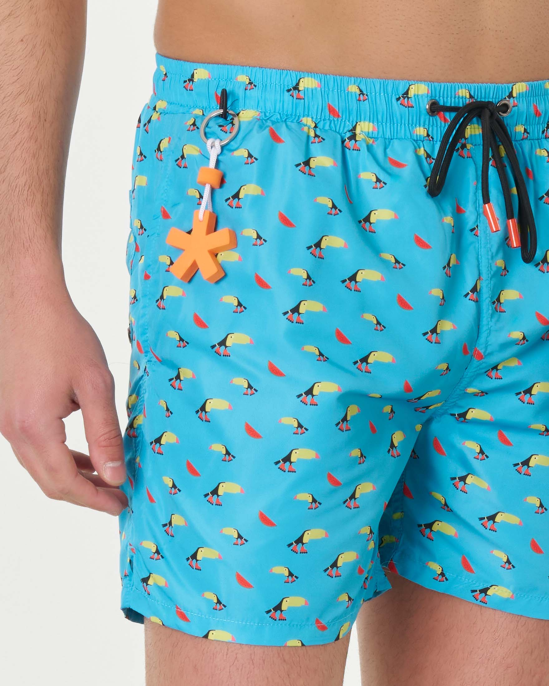 Boxer mare azzurro con stampa grafica tucani image