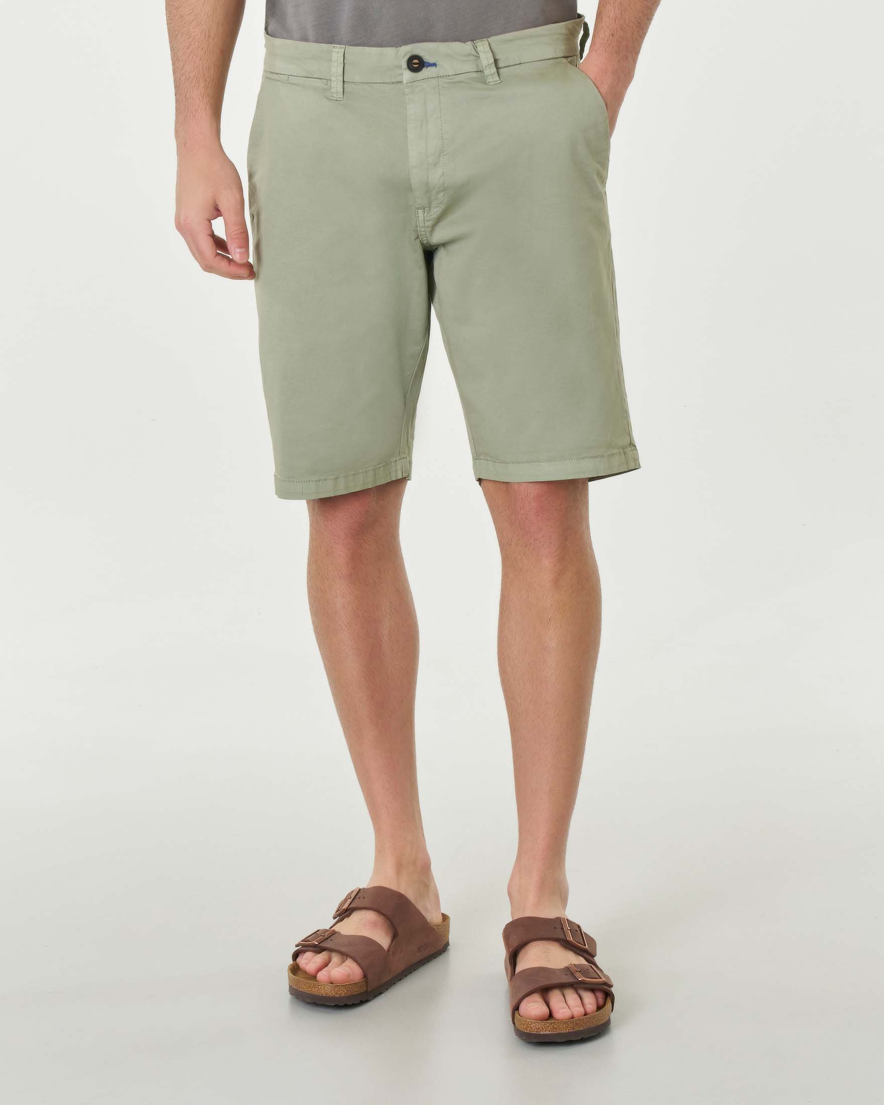 Bermuda chino salvia in gabardina di cotone stretch