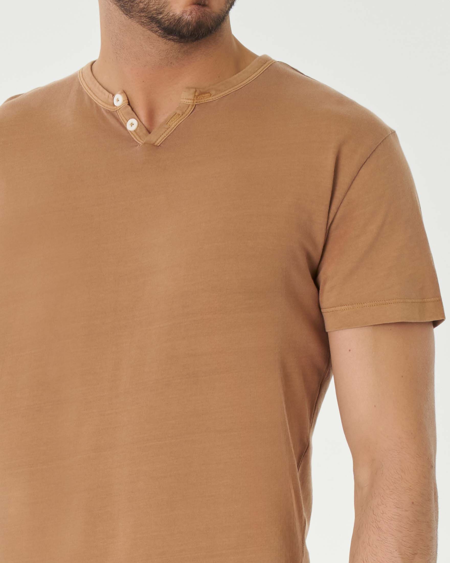 T-shirt serafino cammello mezza manica in cotone fiammato image