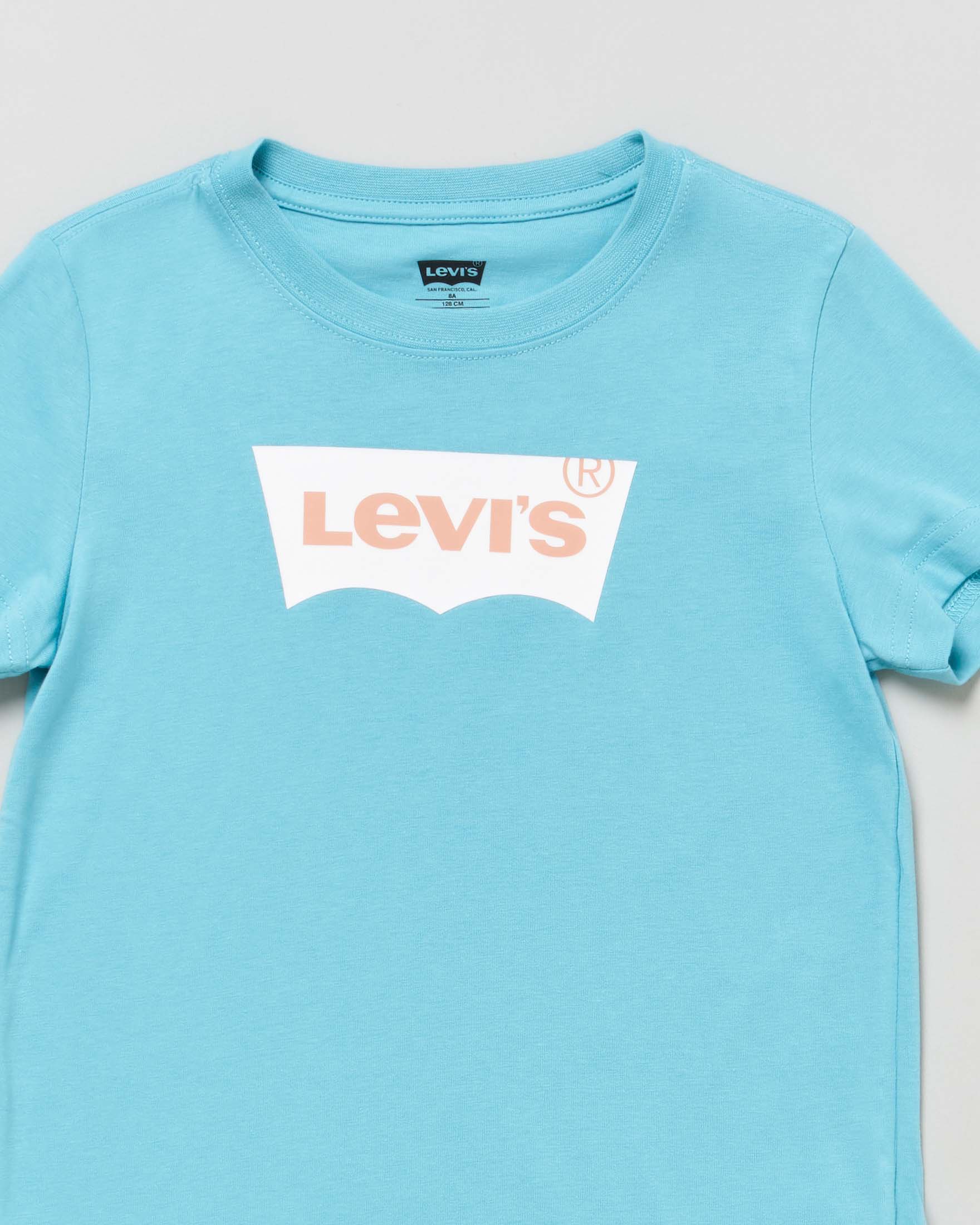 T-shirt azzurra a maniche corte con logo batwing bianco e arancione  image