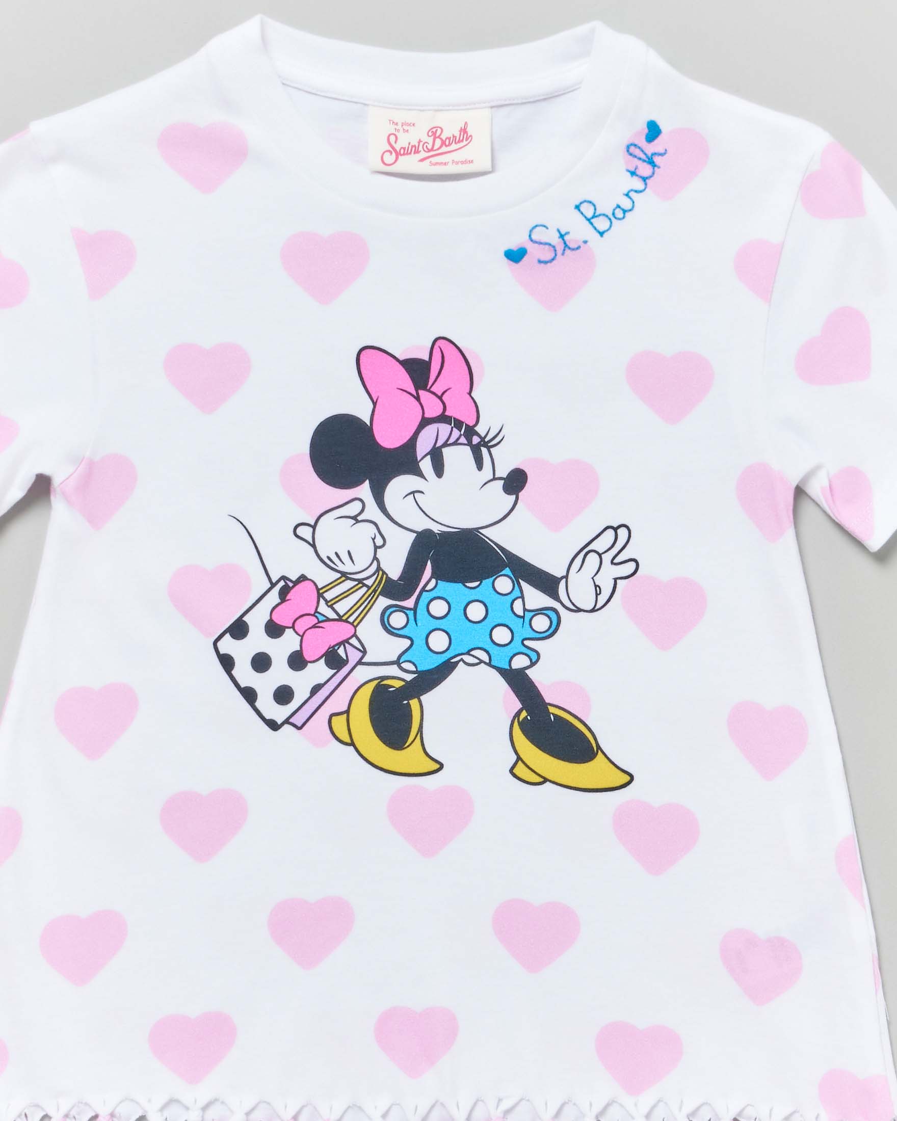 Abito copricostume MC2 Saint Barth bianco in cotone a maniche corte con frange e stampa Minnie con cuori rosa all-over image