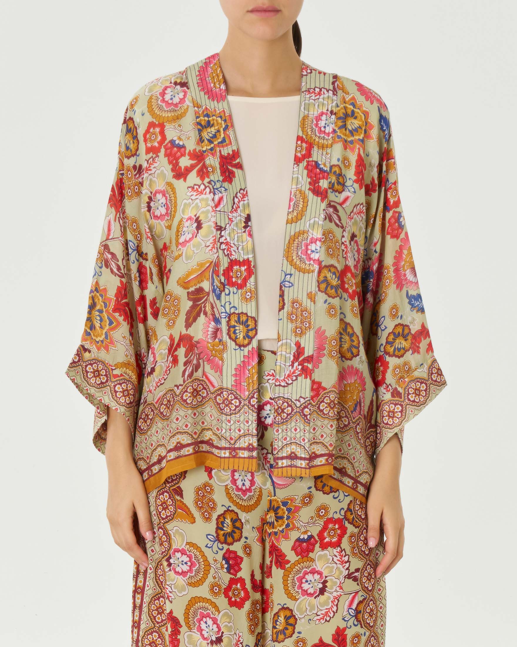 Kimono floreale corto outlet