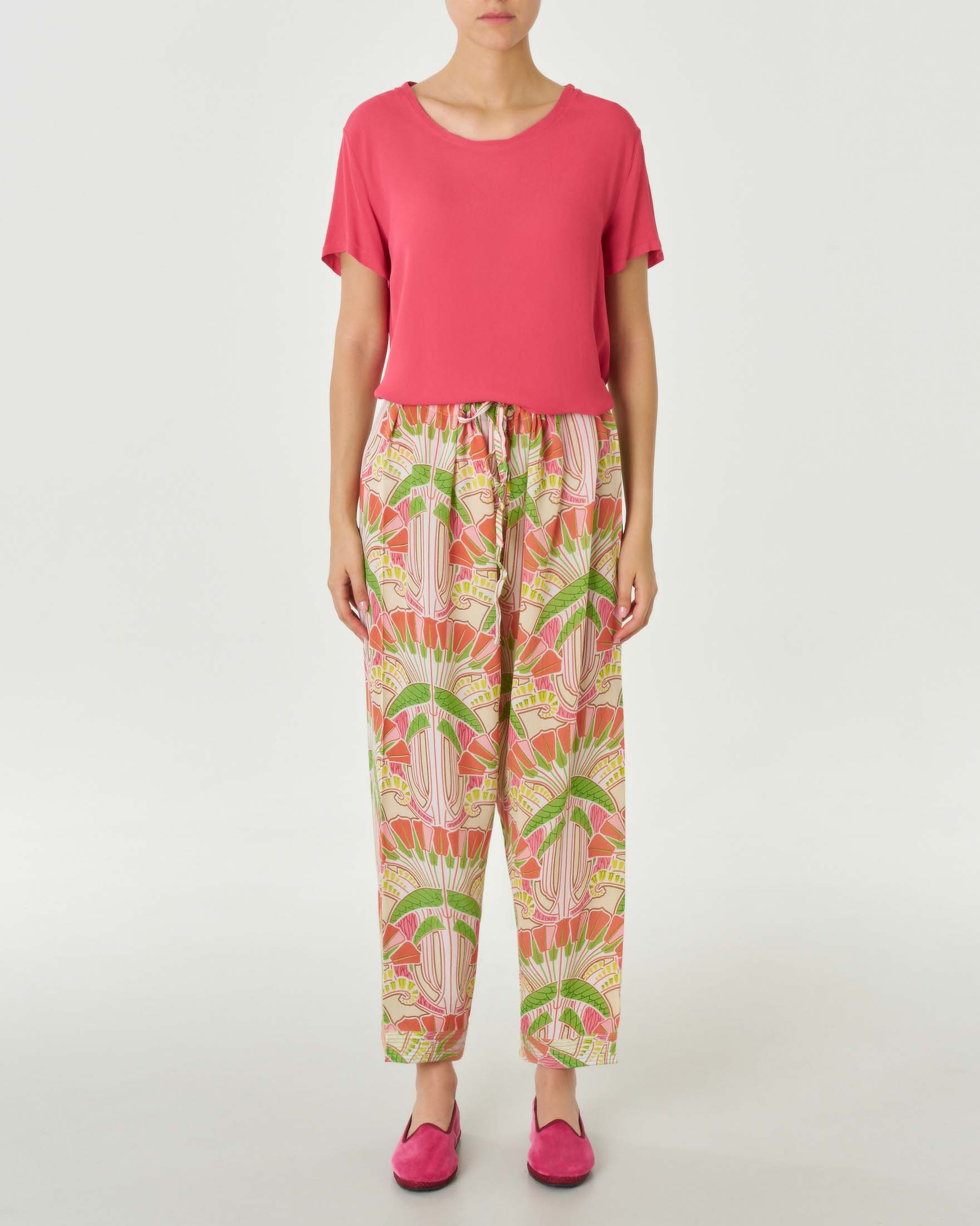 Pantaloni ampi in viscosa a fantasia art deco gialla rosa verde e corallo con coulisse in vita