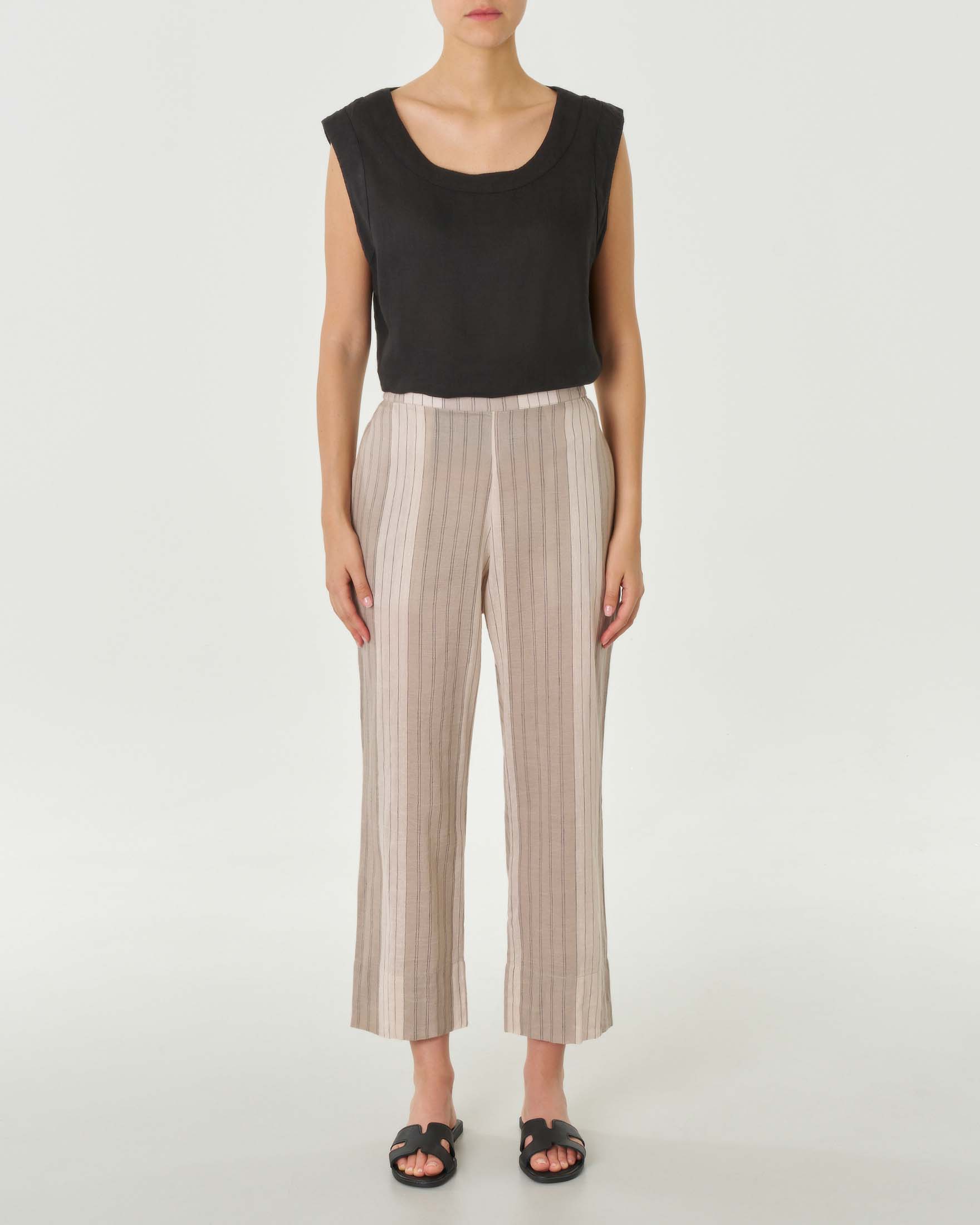 Pantaloni cropped ampi color tortora in cotone e lino con motivo a righe
