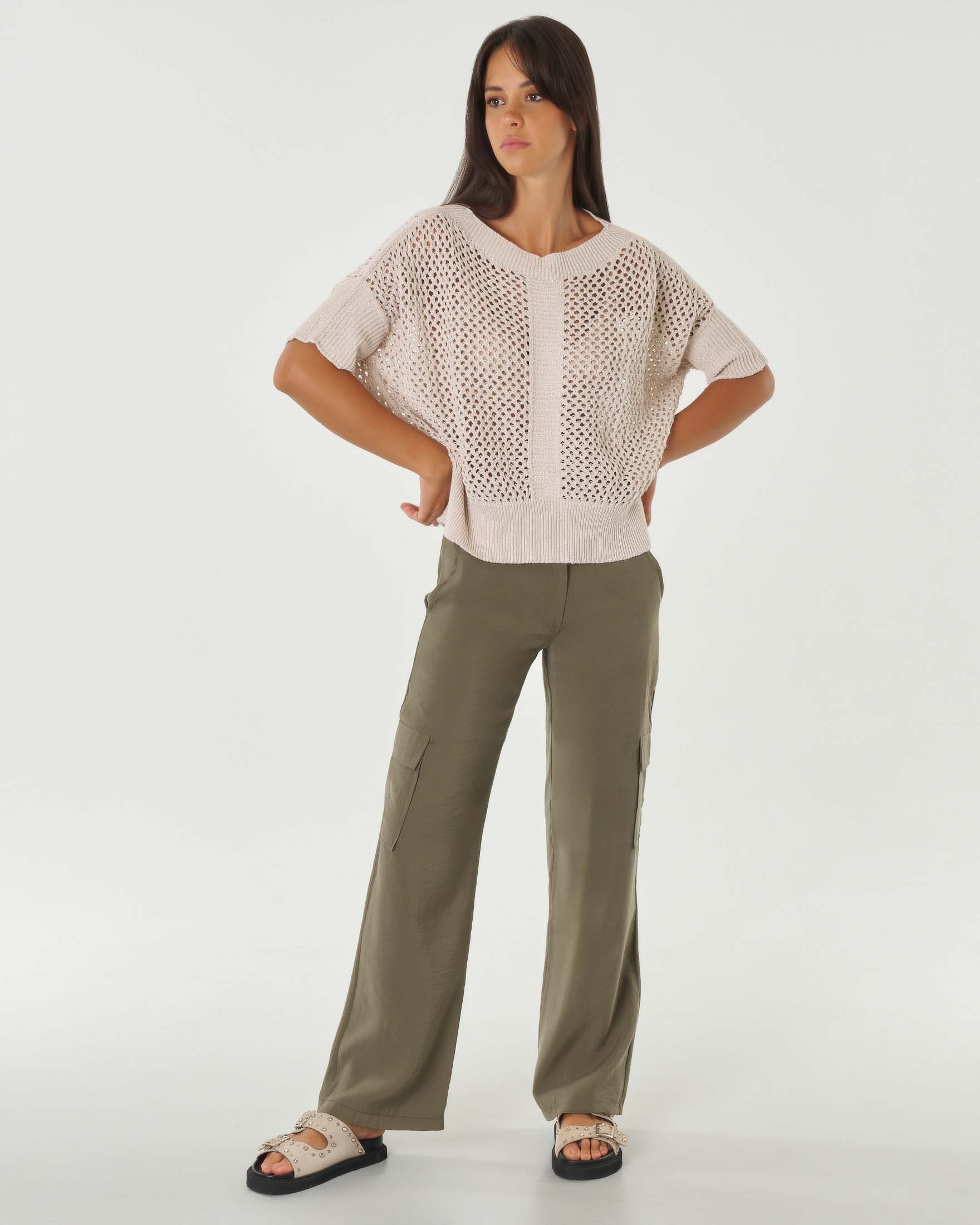 Pantaloni wide leg cargo verde militare in froisse di modal a vita media
