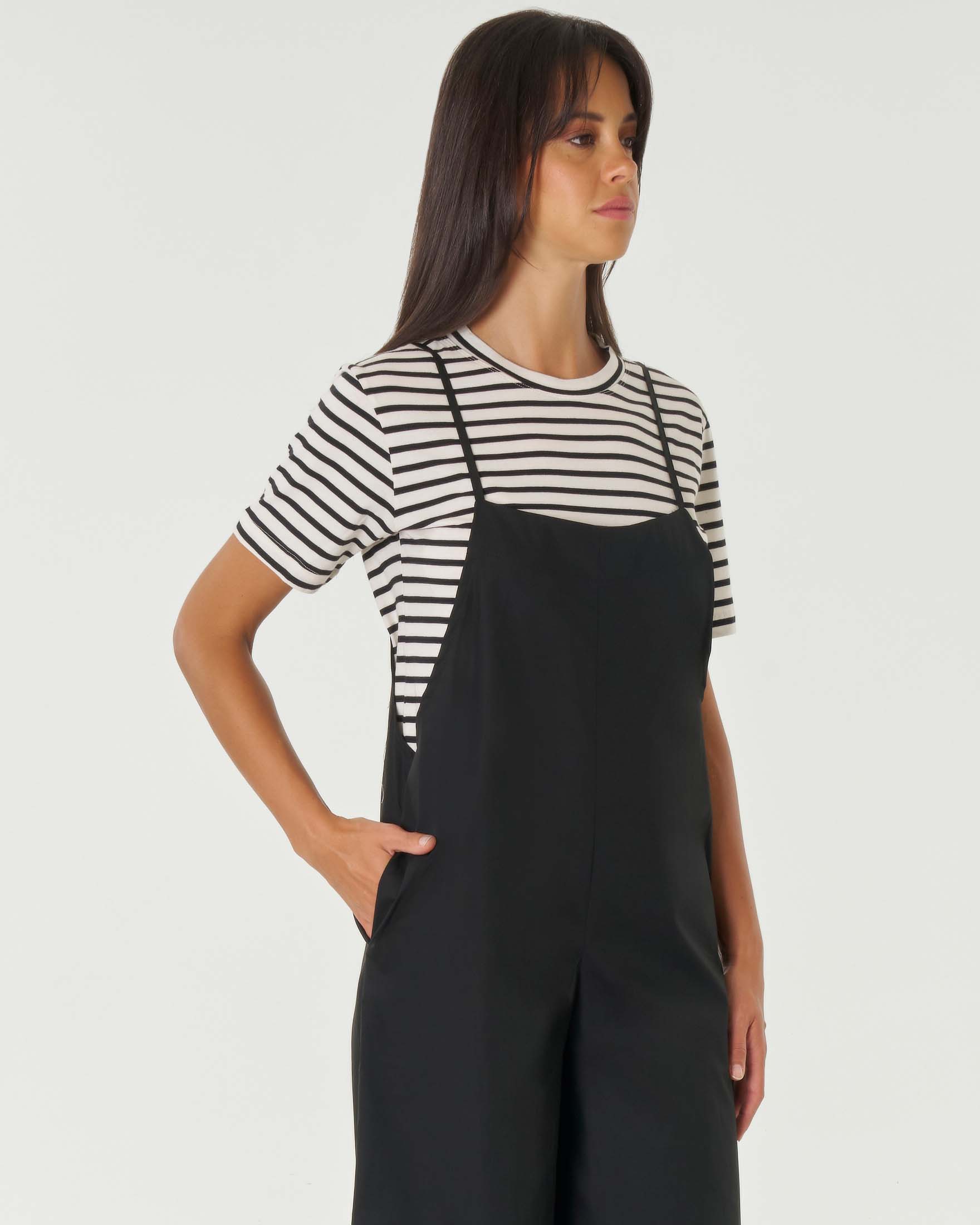 Tuta intera nera dalla linea ampia cropped in puro cotone con