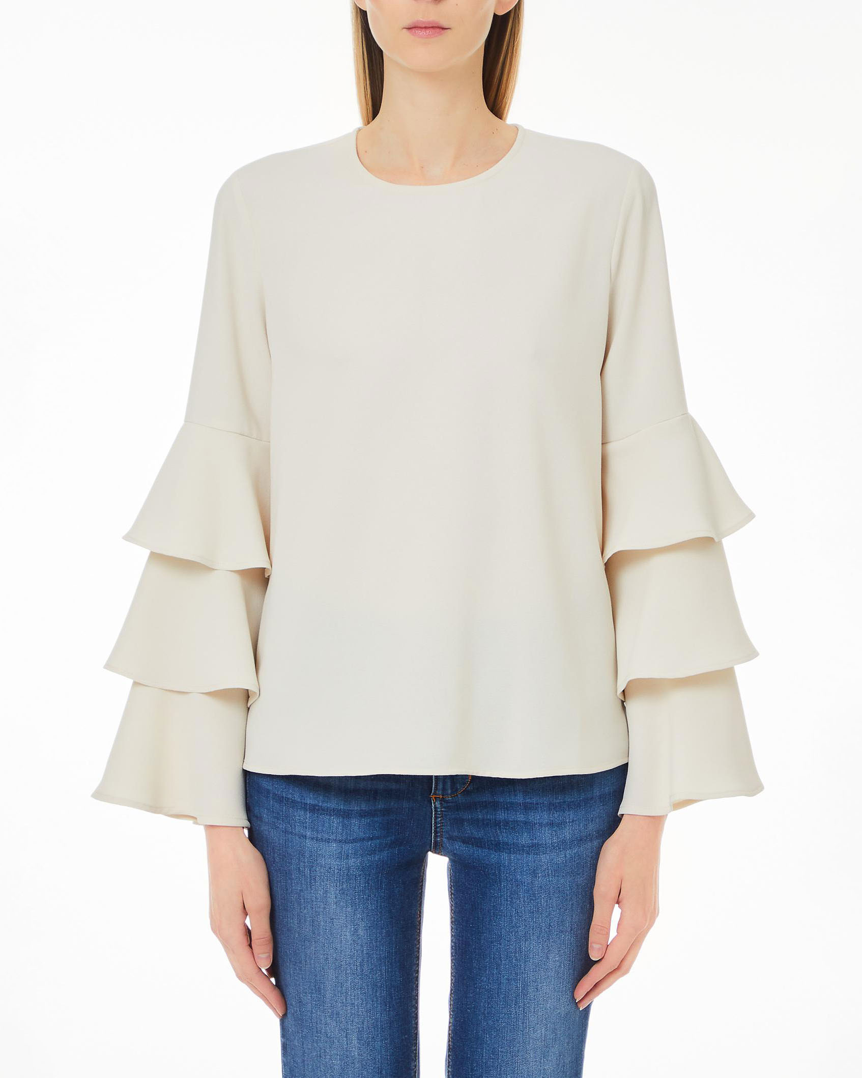 Blusa color avorio in crêpe stretch dalla linea dritta con maniche ampie a volant